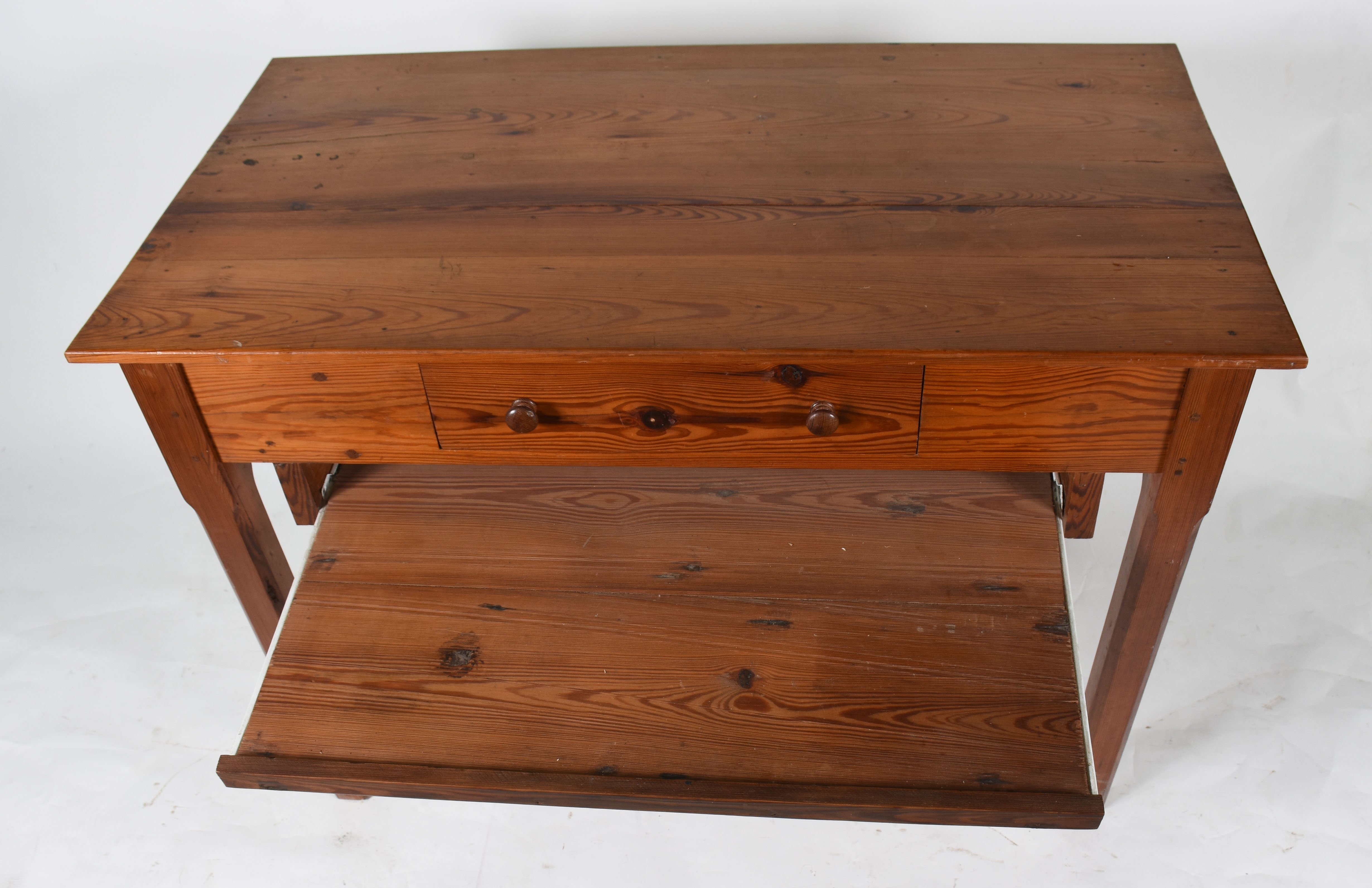 Mesa de pinho de riga com uma gaveta, plato inferior deslizante... - foto 2 de 4