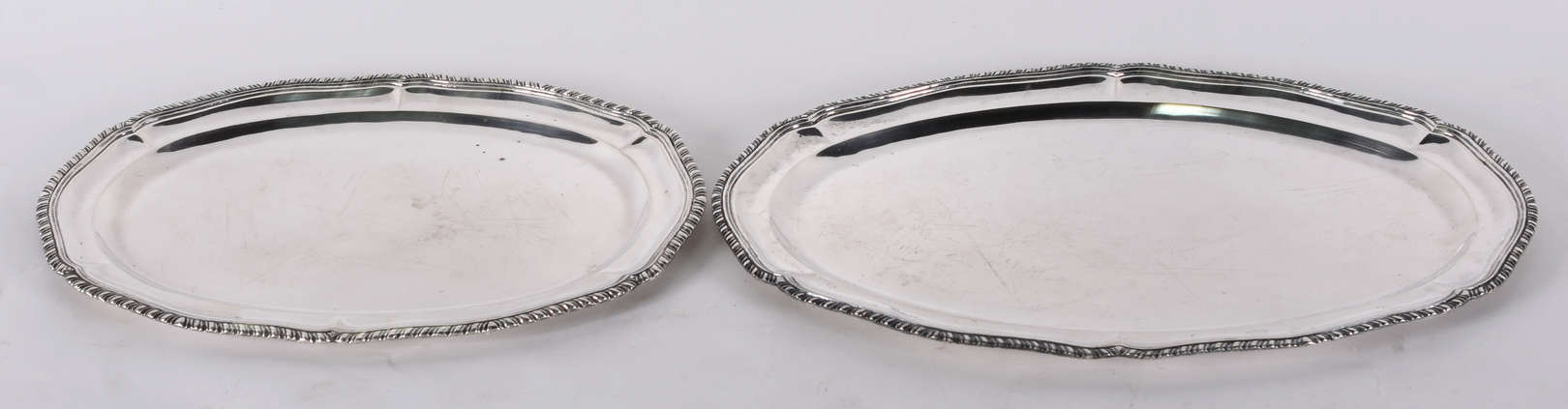 Duas travessas de prata mexicana 925 STERLING, marcadas na base . Peso total 2500 g  ( Por questão d, foto 1 de 5