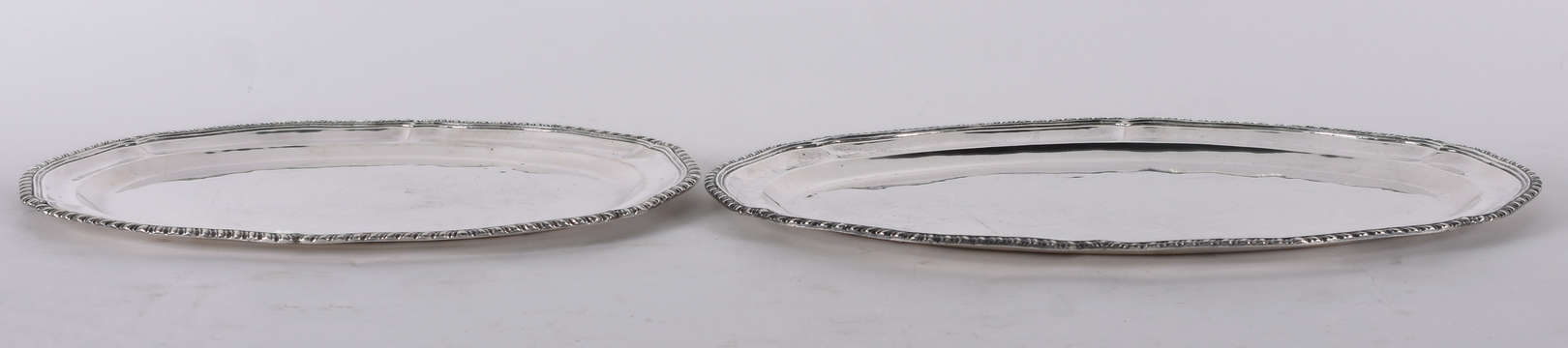 Duas travessas de prata mexicana 925 STERLING, marcadas na base . Peso total 2500 g  ( Por questão d, foto 2 de 5