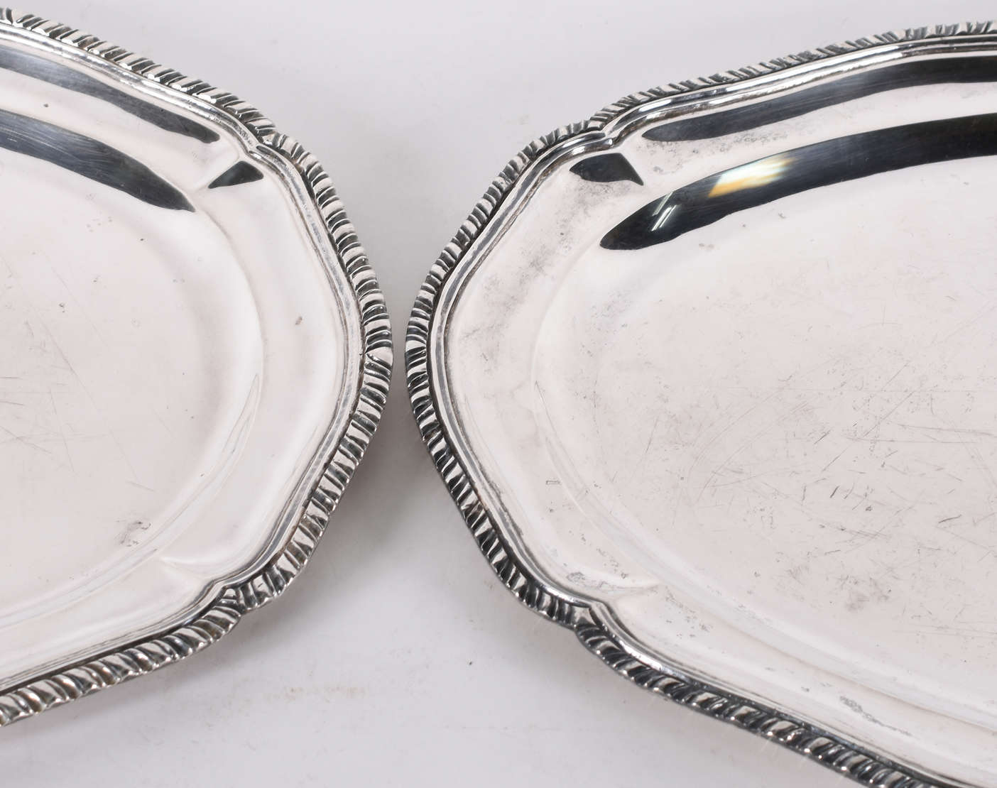 Duas travessas de prata mexicana 925 STERLING, marcadas na base . Peso total 2500 g  ( Por questão d, foto 3 de 5