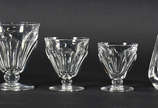 BACCARAT , serviço de cristal frances, lapidaçã... - BACCARAT , serviço de cristal frances, lapidação HARCOURT,  composto de:
12 copos para água , 12 taças para champagne, 12 para vinho tinto, 12 p...