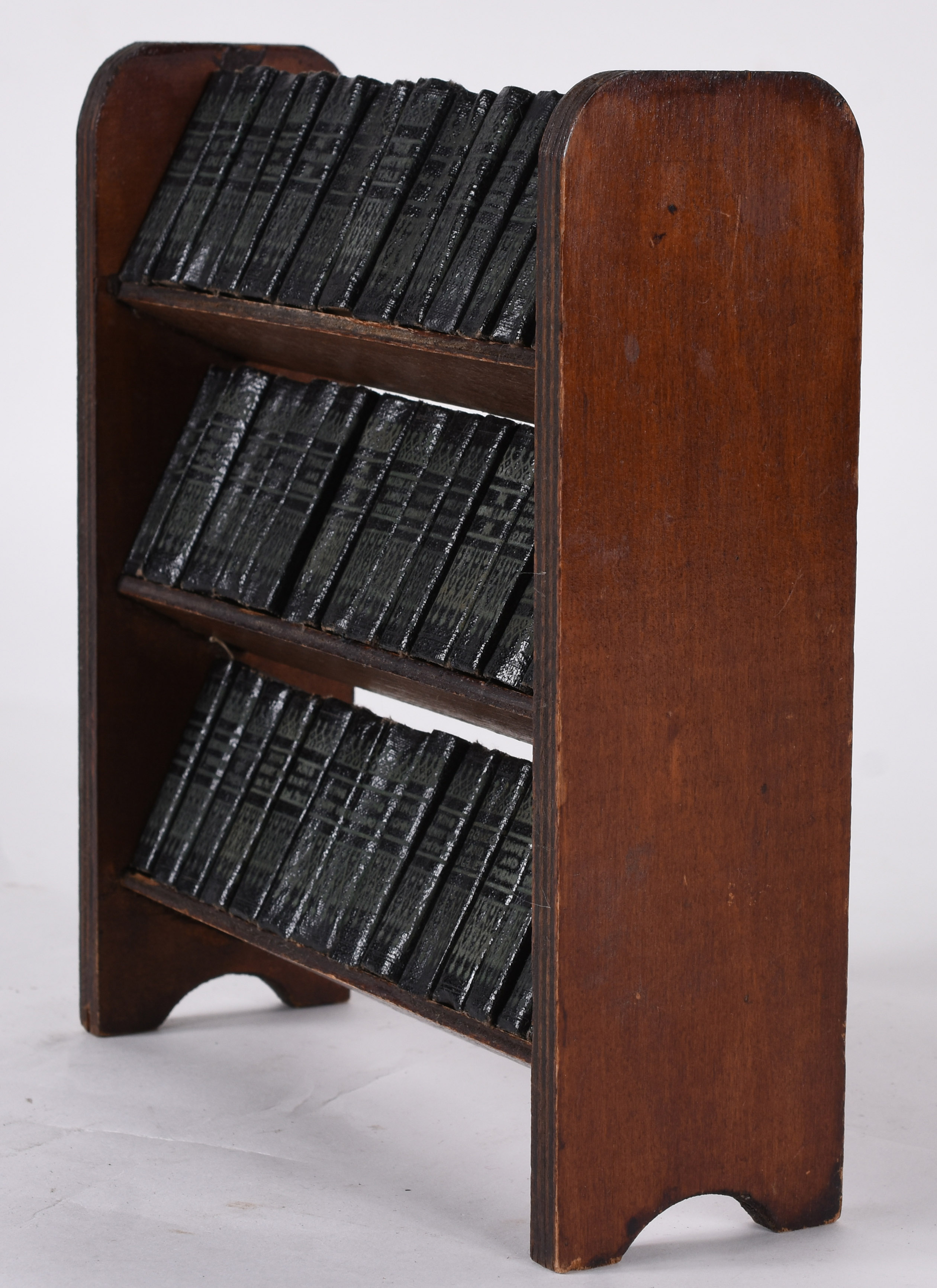 Coleção com 40 livros em miniatura de autoria de Skakespeare, idioma... - foto 2 de 5