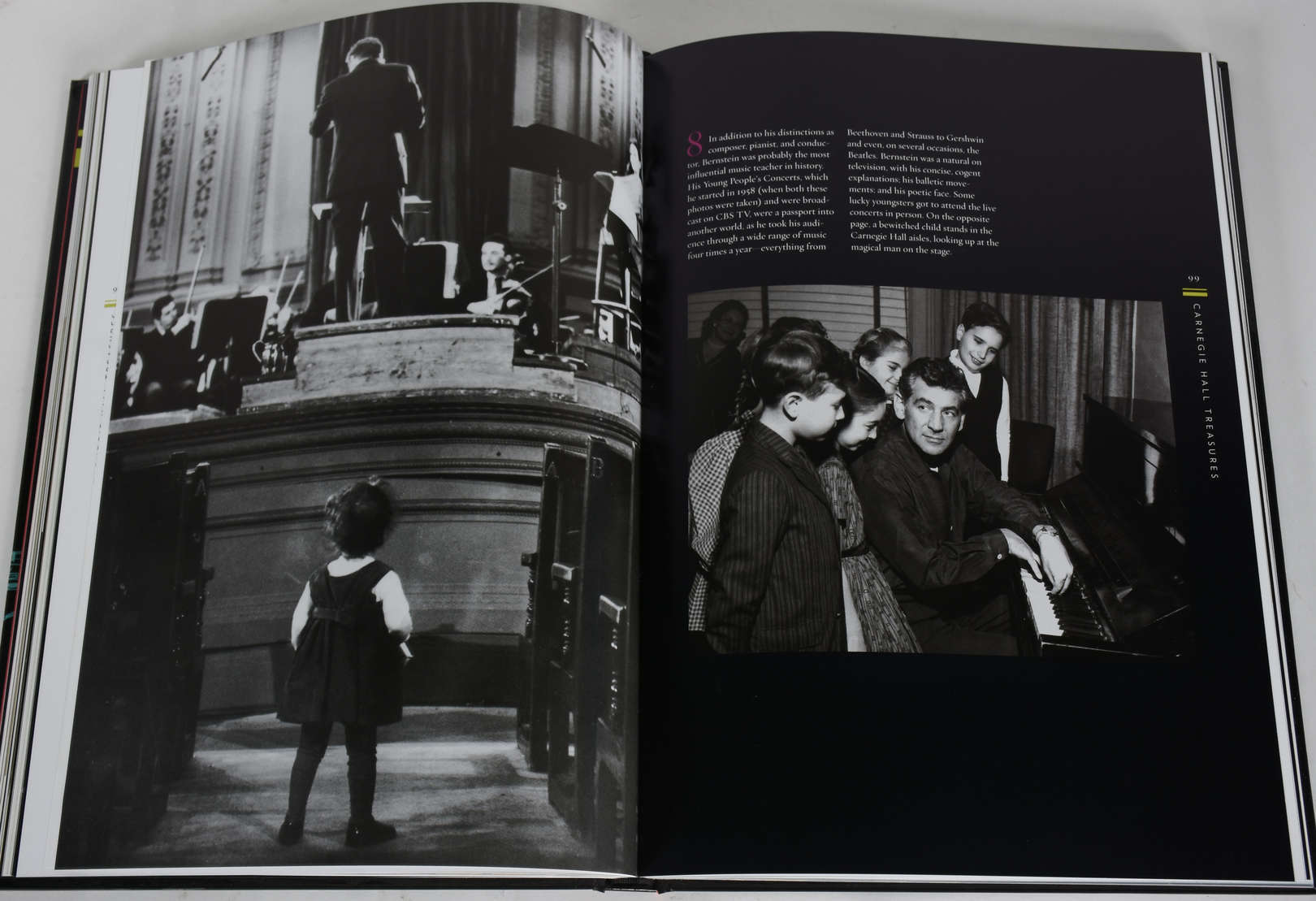 Dois livros .
- Carnegire  hall treasures 
- Dorothea Lang - A life Beyomd Limits ., foto 7 de 8