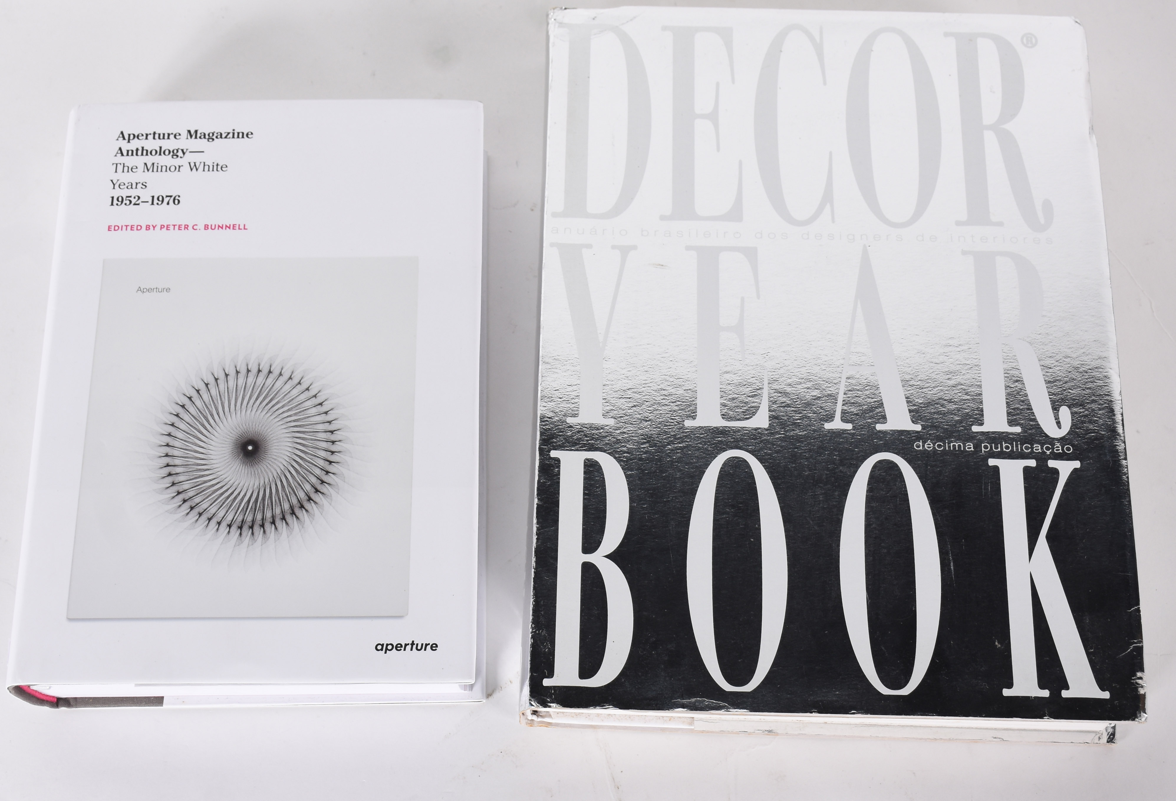 Dois livros - Decor Year Book, anuário Brasileiro de design de... - foto 1 de 9