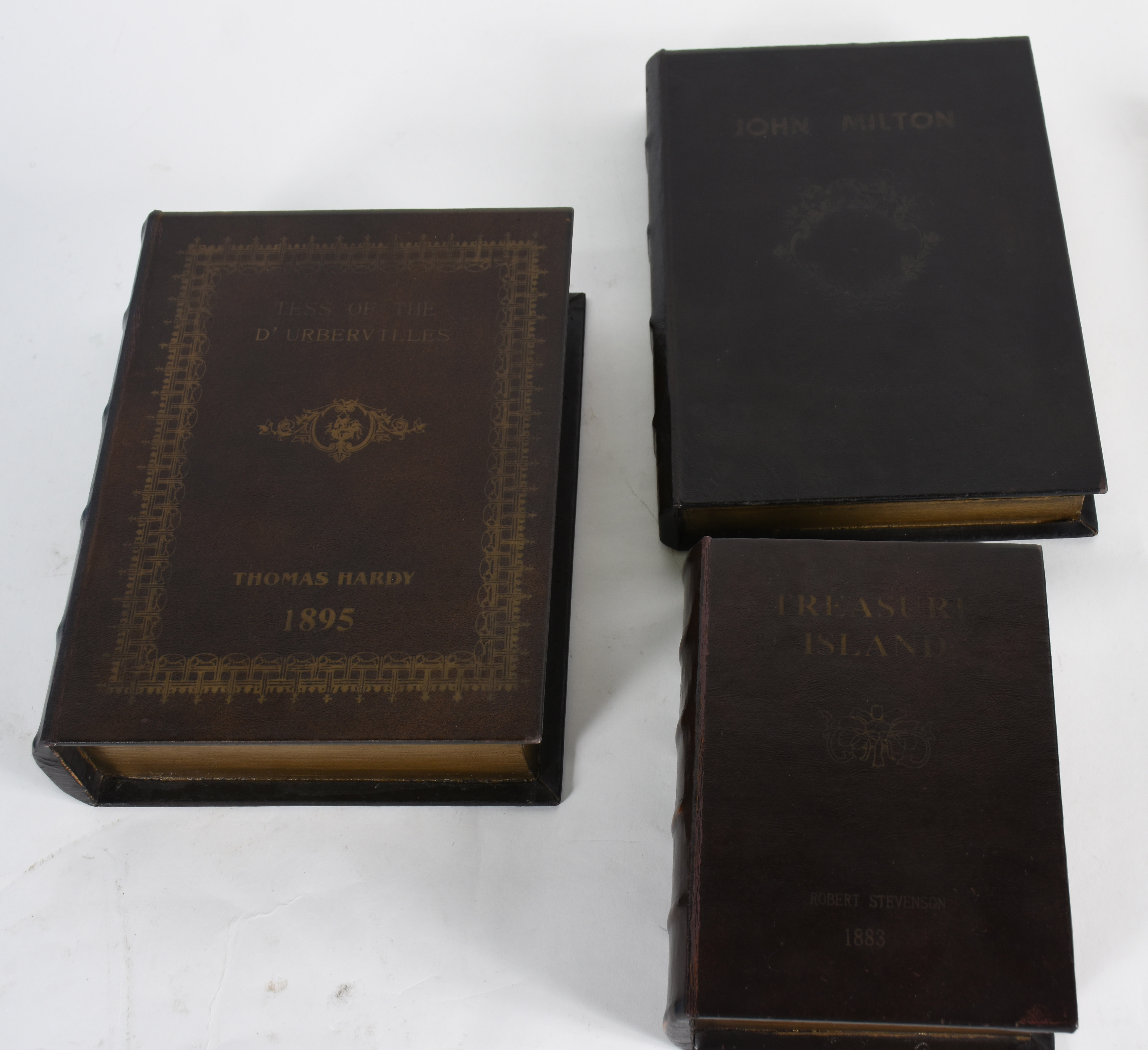 Três caixas de madeira em forma de livros - foto 2 de 3