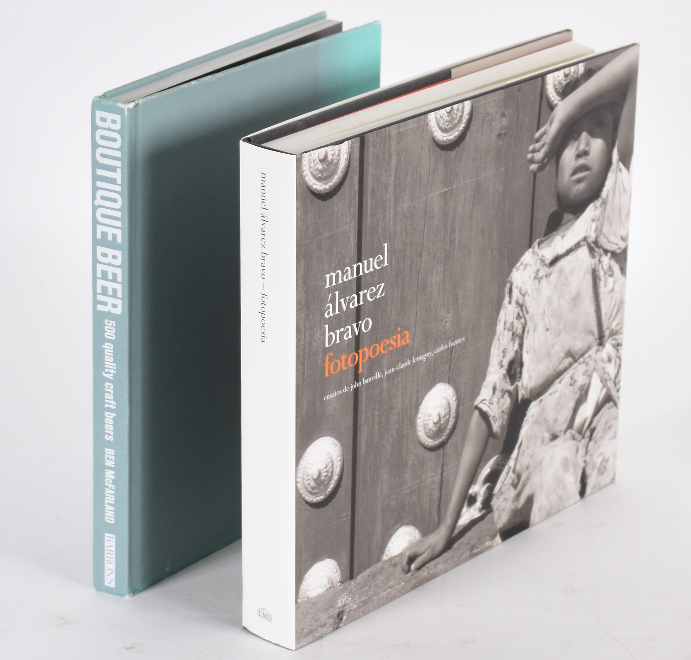 Dois livros - Boutique beer Manuel Alvarez Bravo - Fotopoesia... - foto 1 de 9