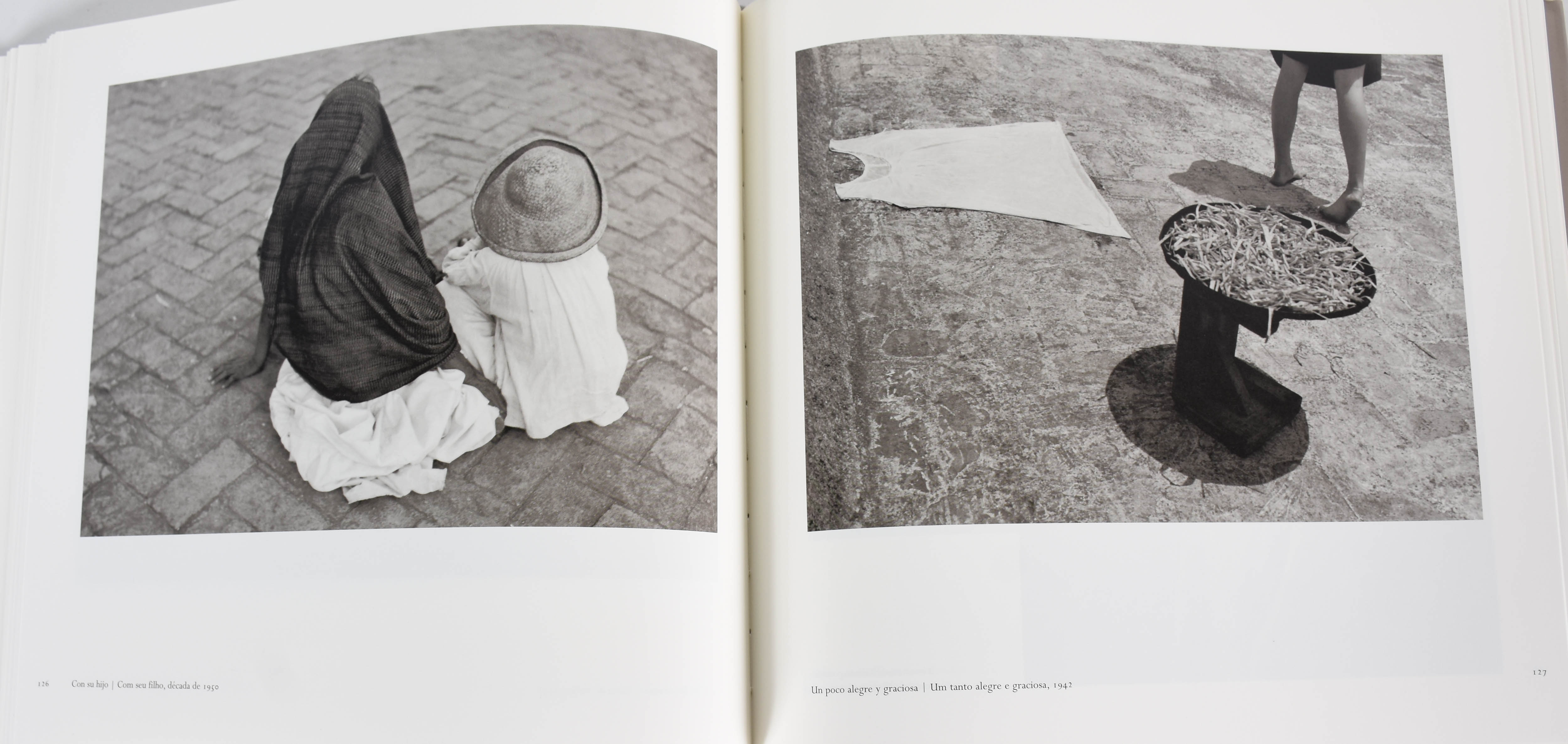 Dois livros - Boutique beer Manuel Alvarez Bravo - Fotopoesia... - foto 5 de 9