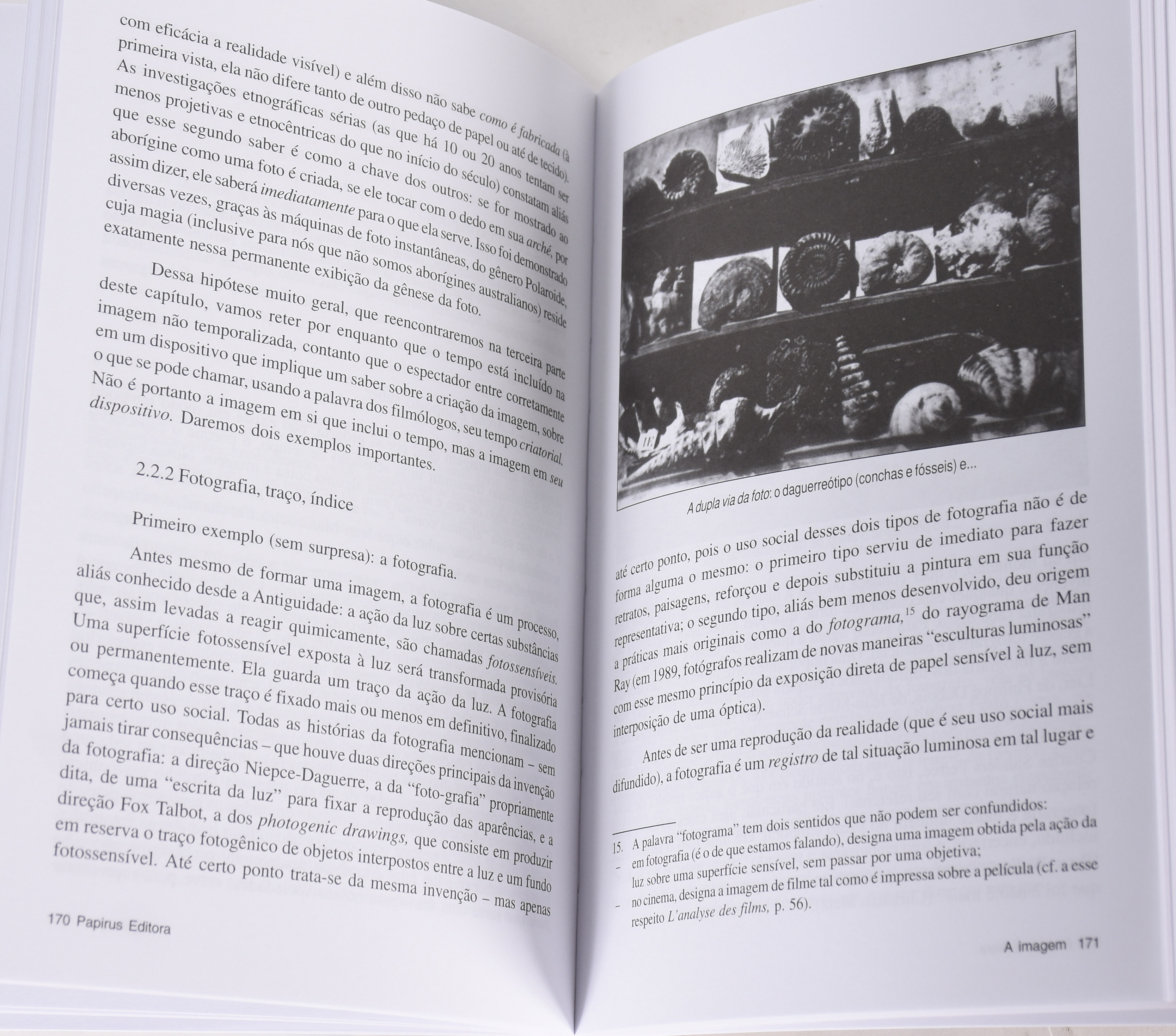 Três livros . - O ato fotográfico - Philippe Dubois , 14º edição - A... - foto 7 de 9