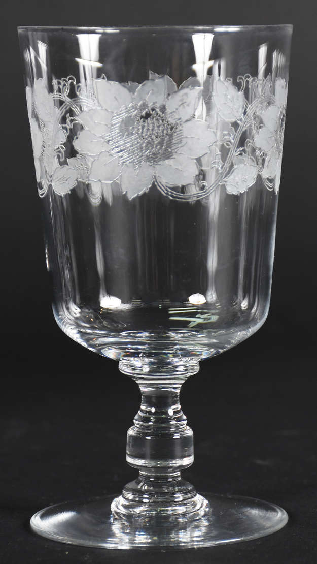 Conjunto com 19 cálices para água de cristal com flores lavradas - foto 4 de 4