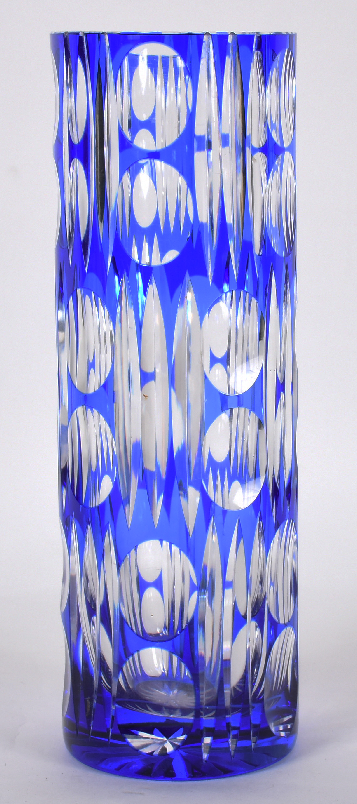 Vaso de cristal doublé azul lapidado . - foto 2 de 3
