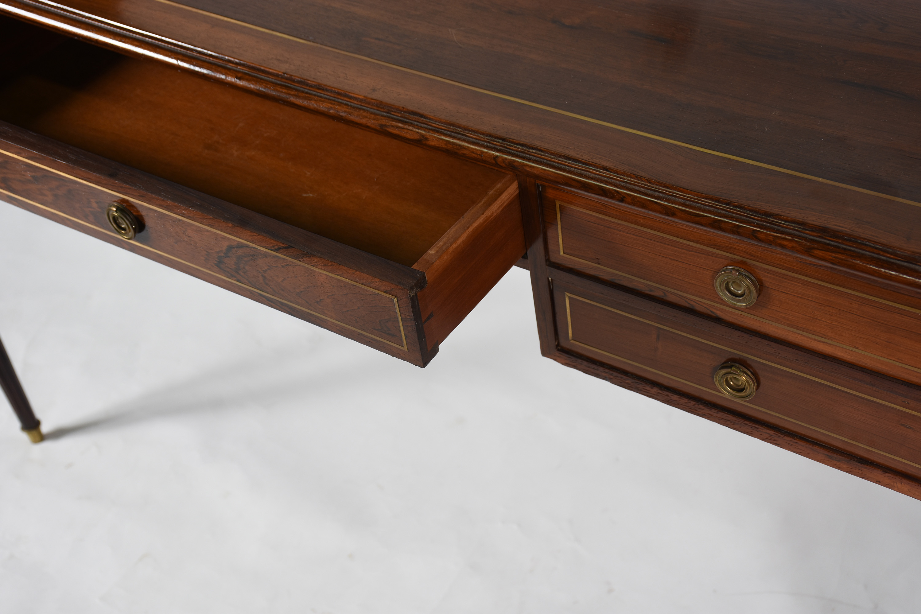 Mesa de escritório de jacarandá, com 5 gavetas , estilo Inglês... - foto 3 de 5