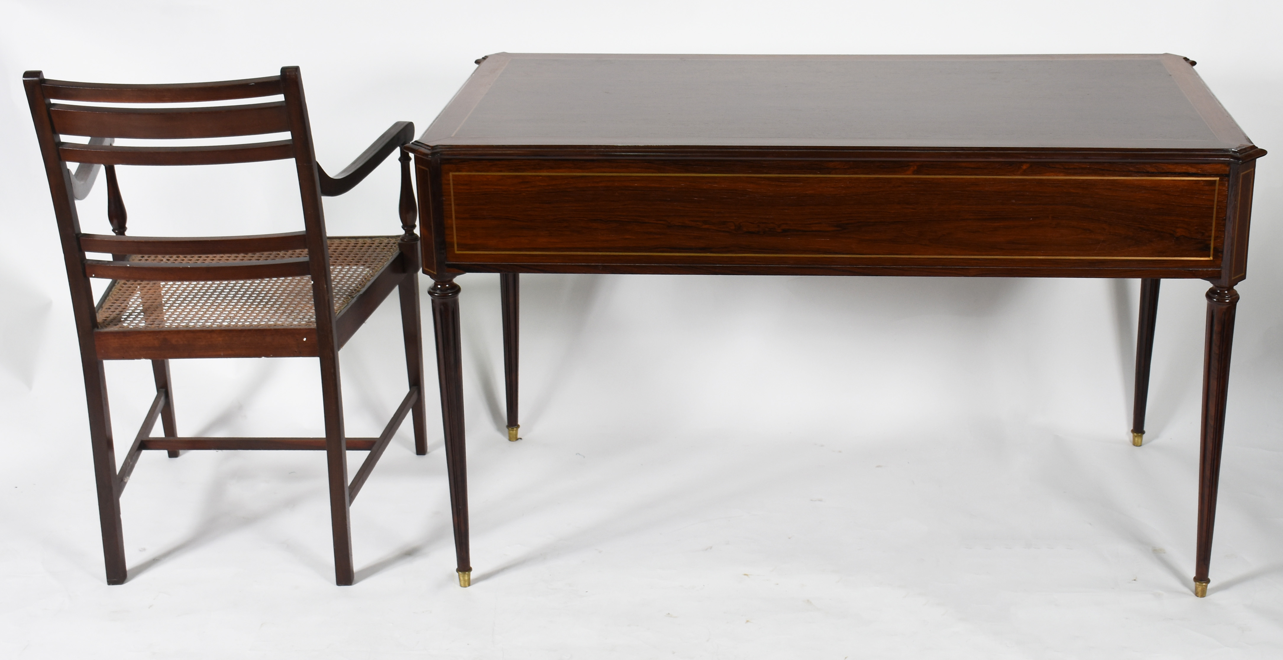 Mesa de escritório de jacarandá, com 5 gavetas , estilo Inglês... - foto 4 de 5