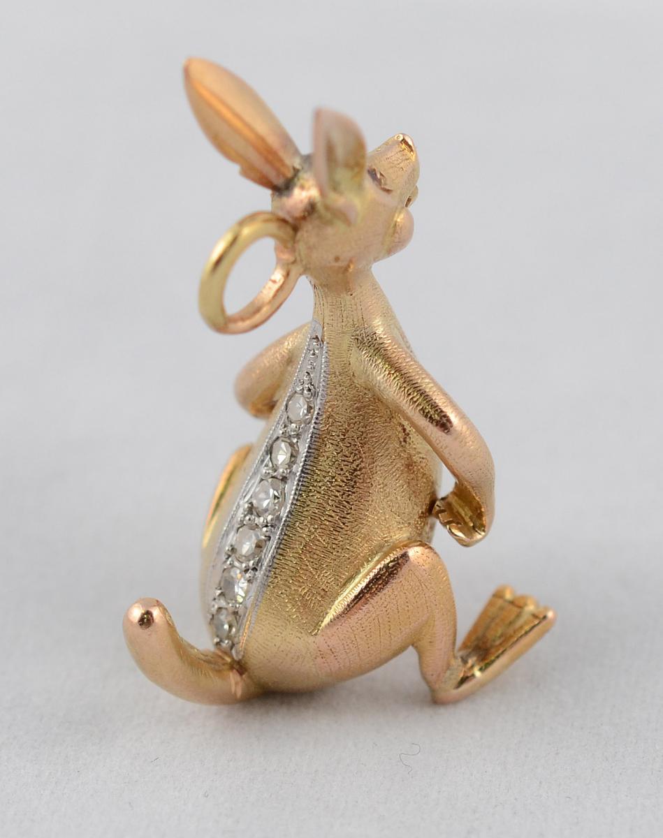 Pingente de ouro amarelo 18 k em forma de canguru com brilhantes e... - foto 3 de 3