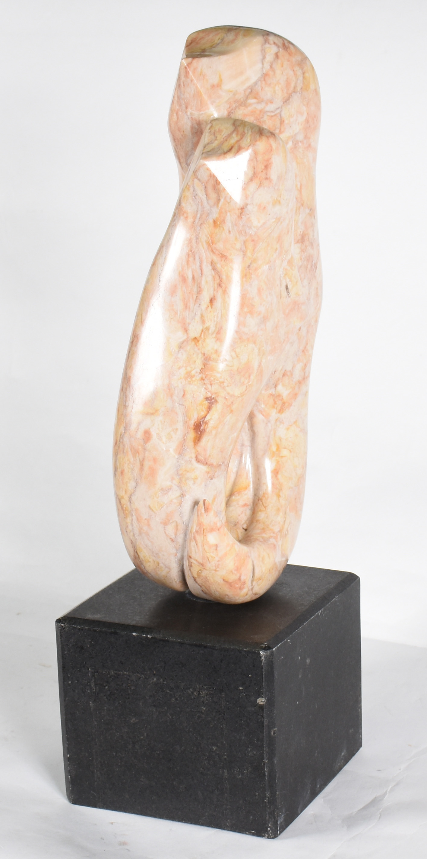 Escultura de mármore ( altura total 53 cm , só a escultura 40 cm ) - foto 3 de 4