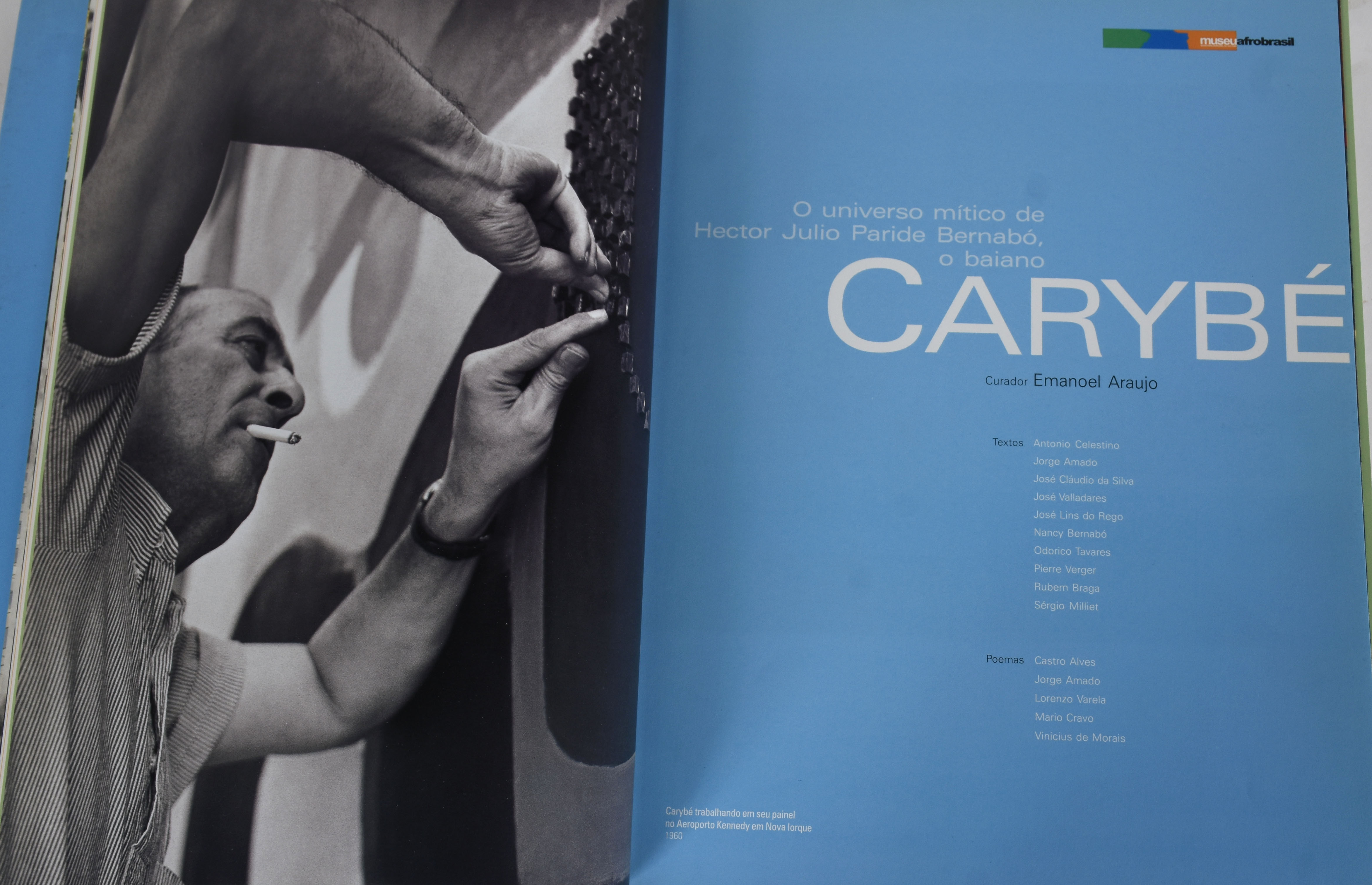 Livro , Carybé - O universo mítico de Hector Julio Paride Bernabó , o... - foto 3 de 4