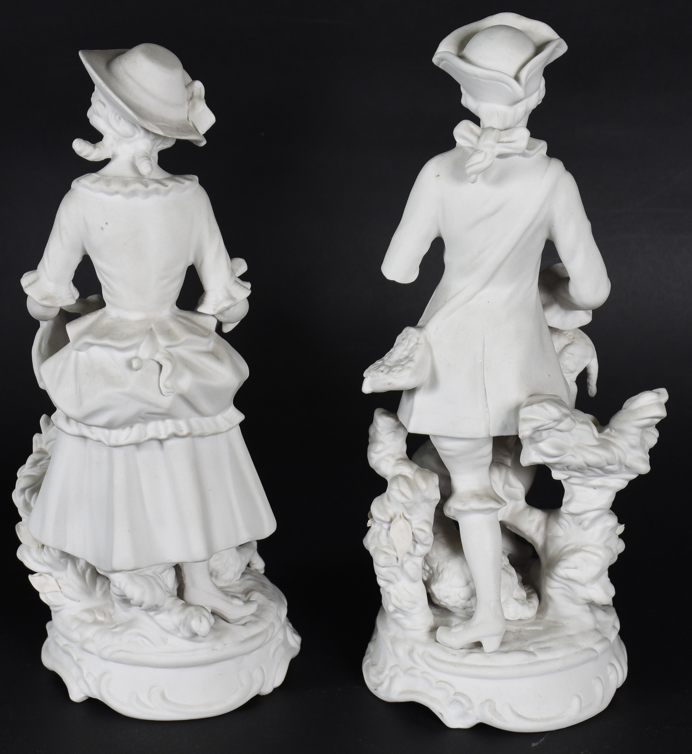 Par de estatuetas de biscuit alemão de Dresdem representando casal de... - foto 6 de 7
