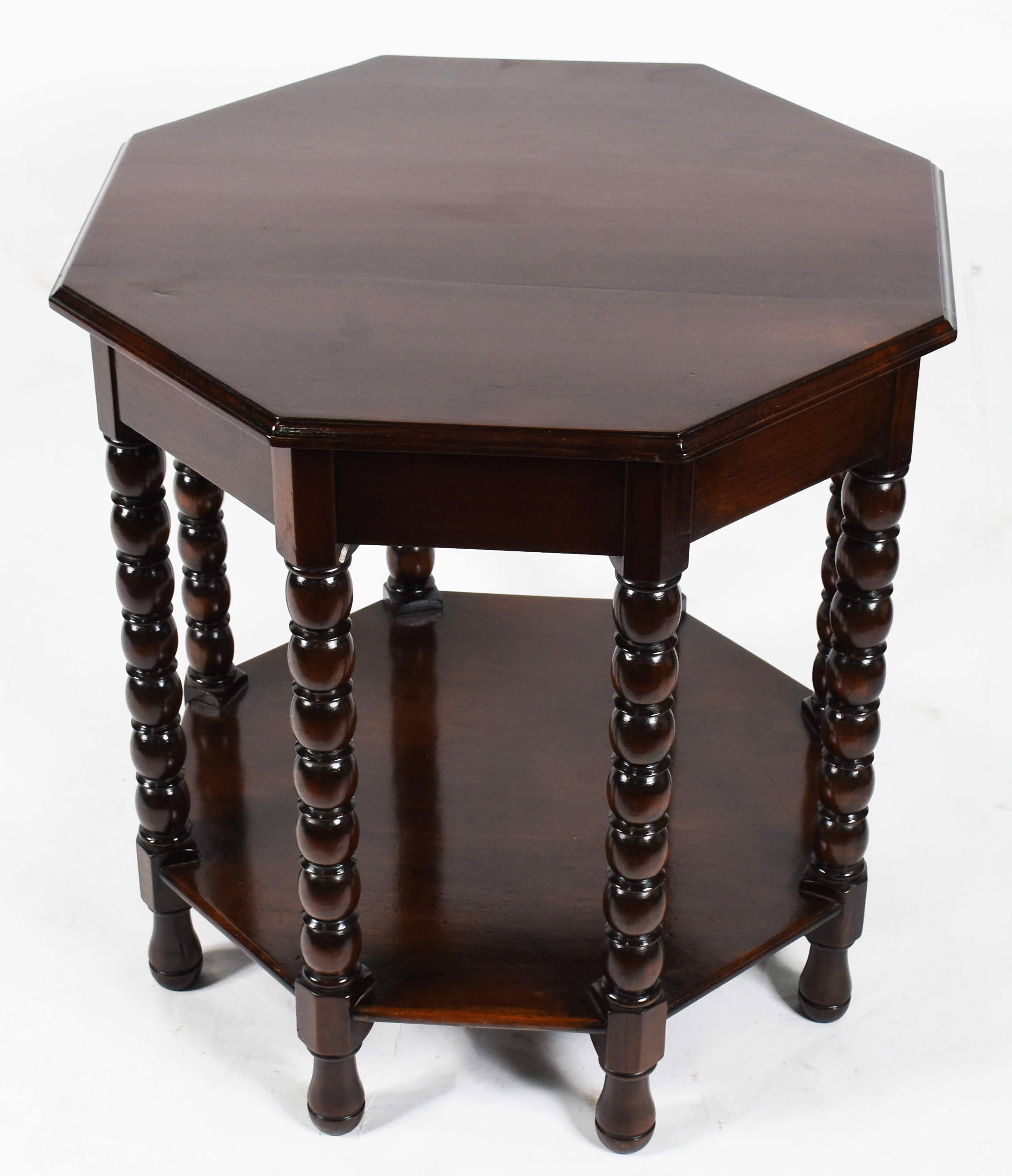 Estante de madeira nobre, com 3 prateleiras, estilo Chipendale. - foto 1 de 2