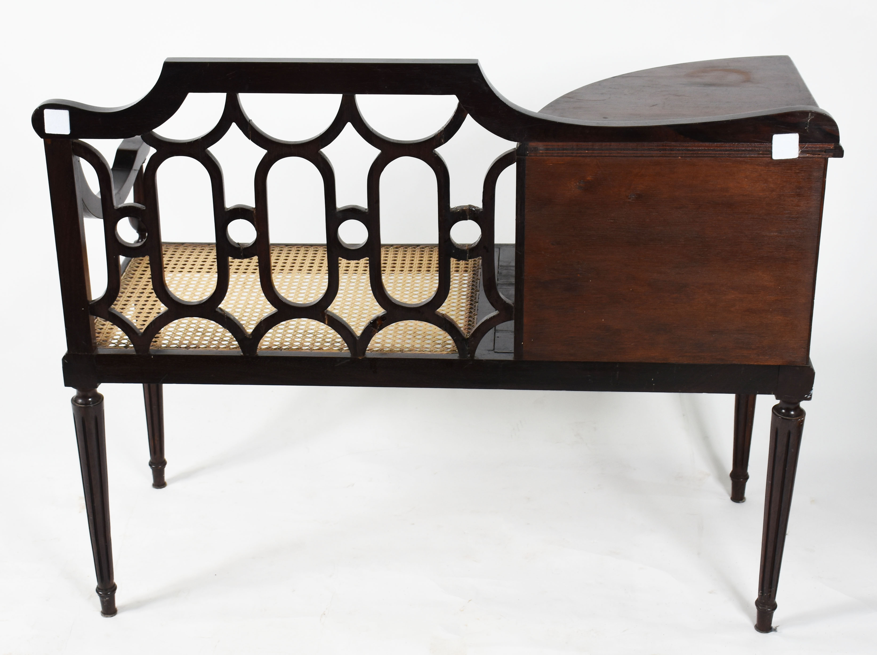 Mesa com banco acoplado para telefone , assento de palhinha. ( parte... - foto 4 de 7