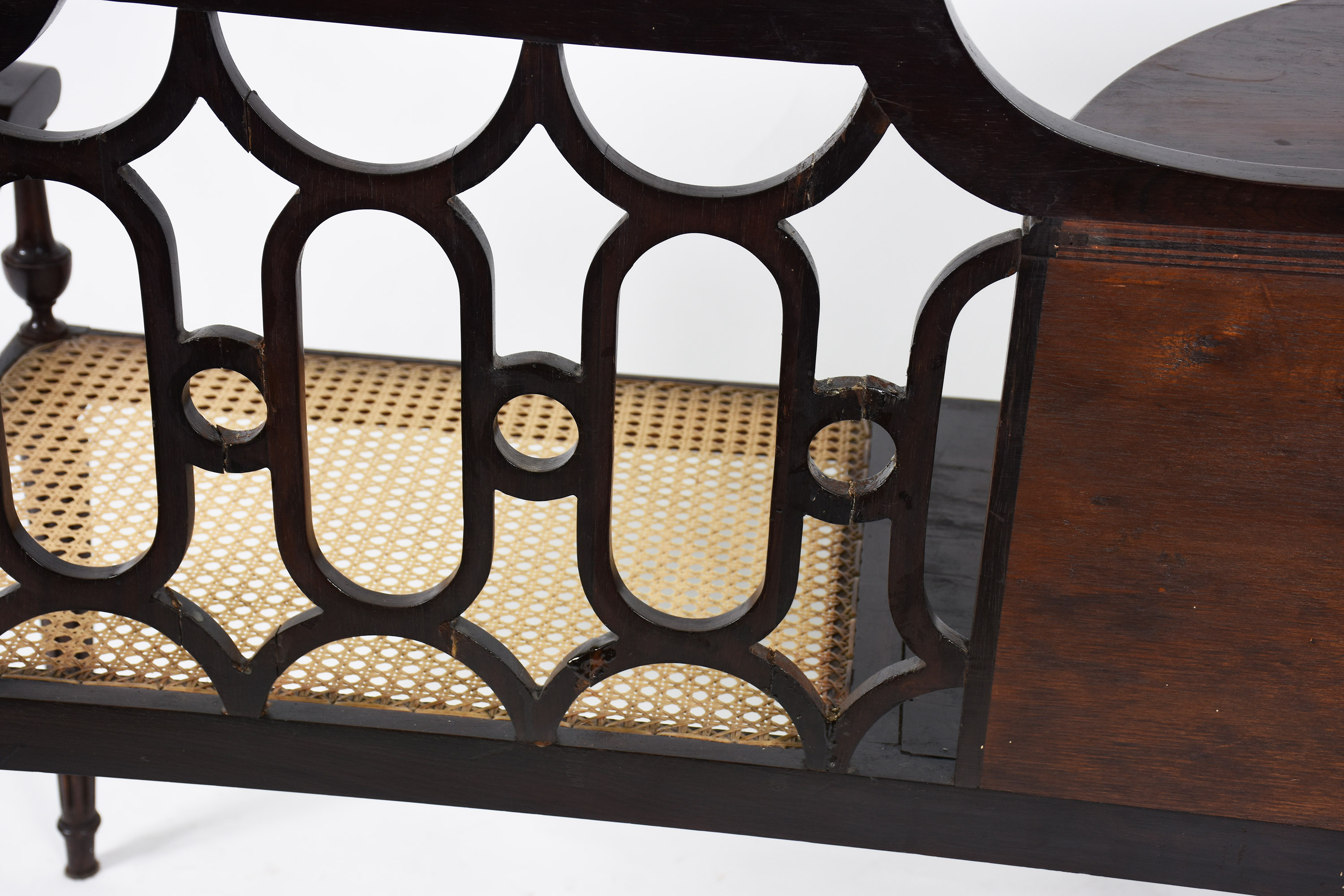 Mesa com banco acoplado para telefone , assento de palhinha. ( parte... - foto 5 de 7