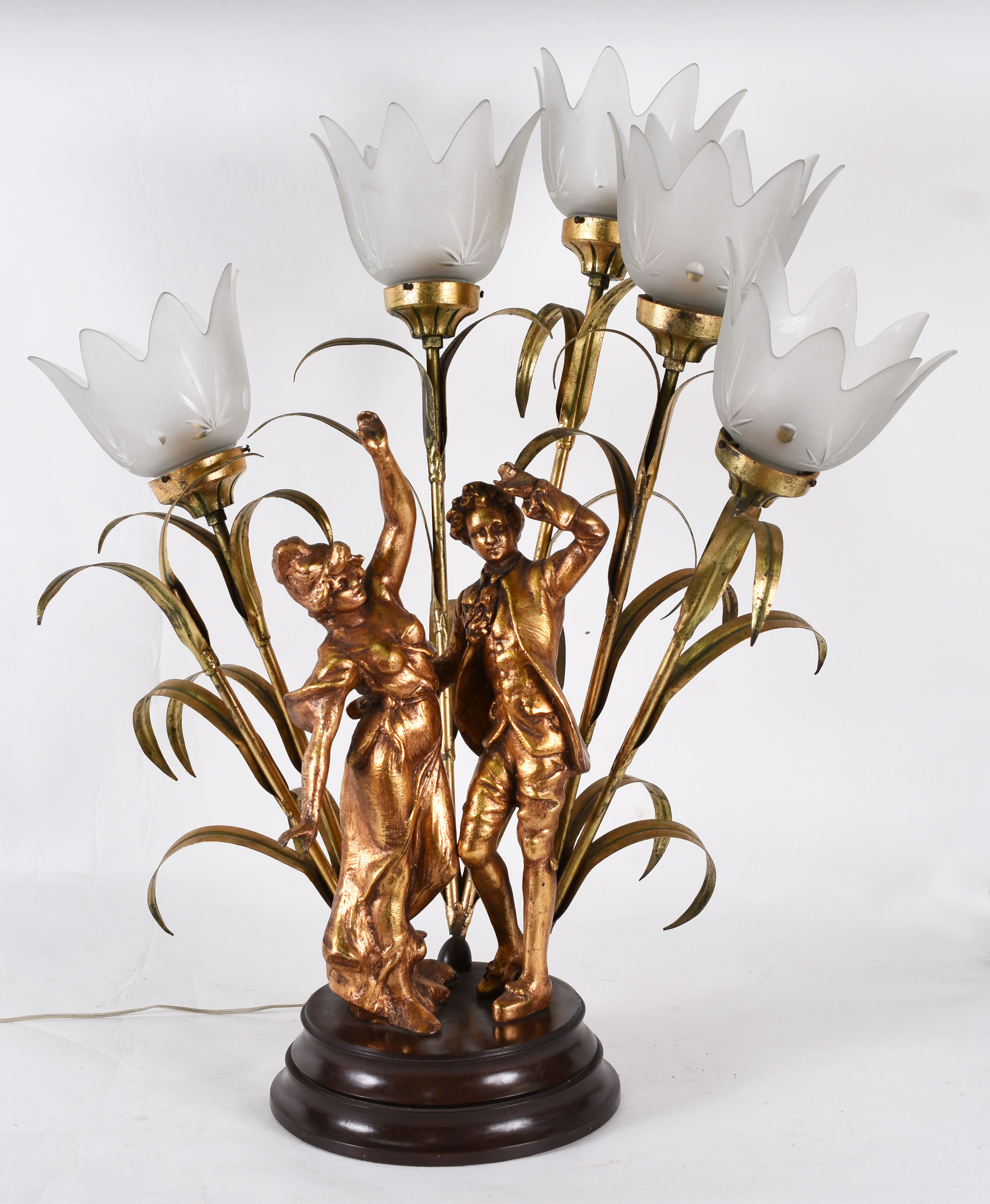 Luminária com figura de casal para 5 luzes com mangas de vidro fosco. - foto 1 de 5
