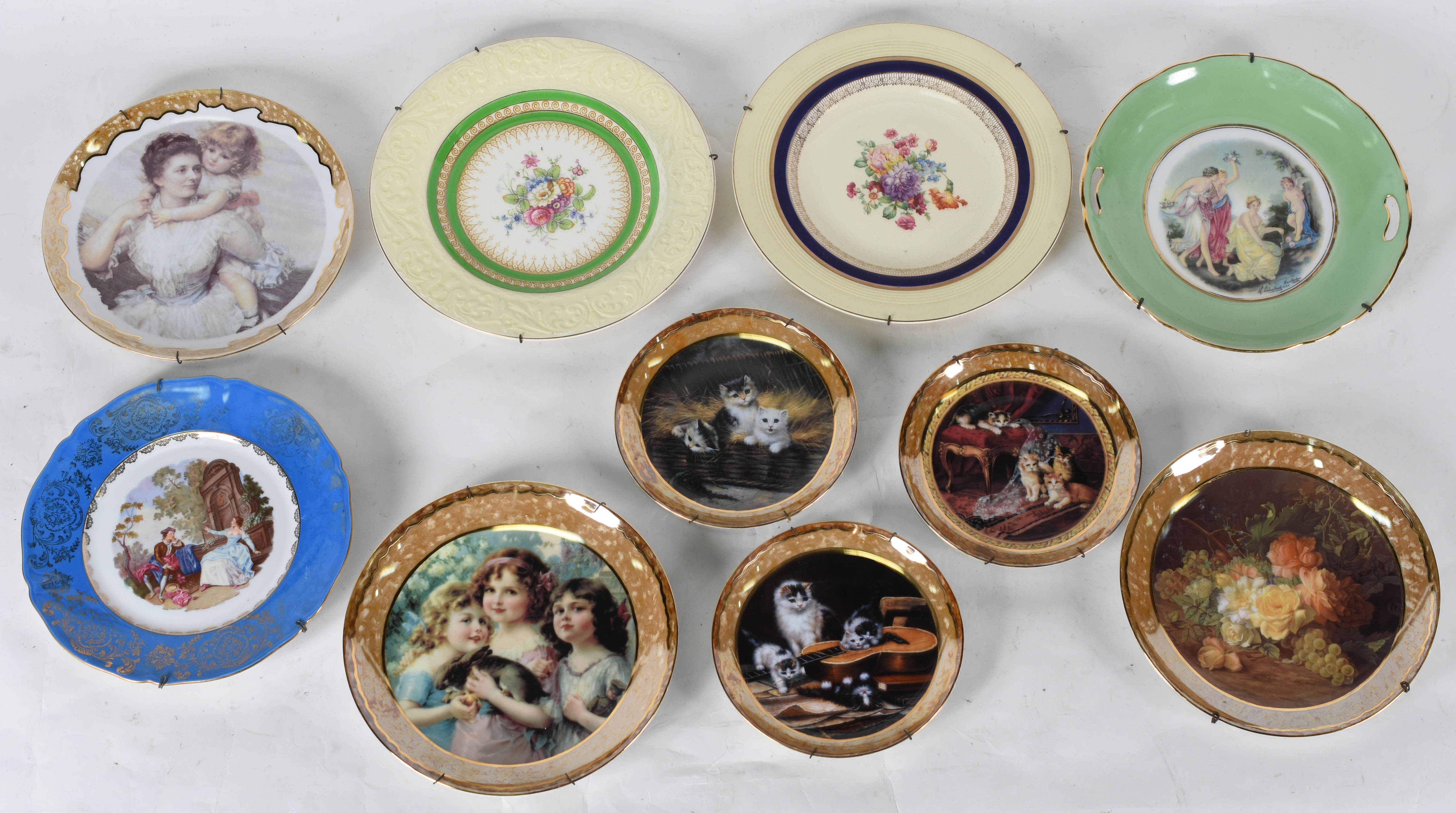 Dez pratos de porcelana de diversas procedências . - foto 1 de 7