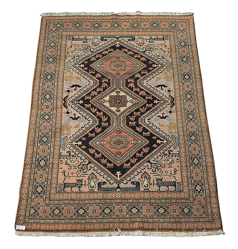 Tapete Ardebil. Medidas 1,93 x 1,35 m.