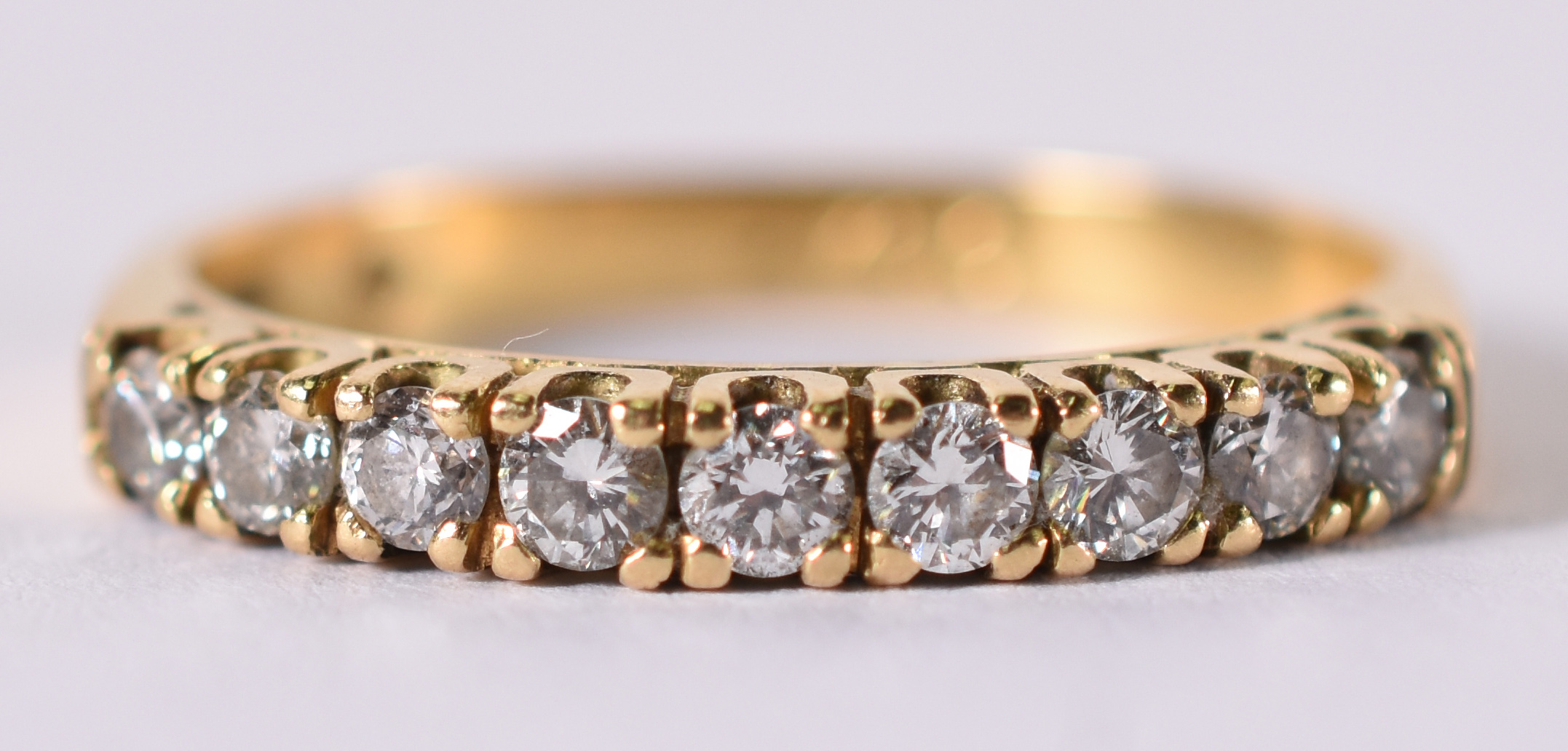 meia aliança de ouro amarelo com 9 brilhantes de 0,5 ct . Aro 15 2,8... - foto 1 de 5