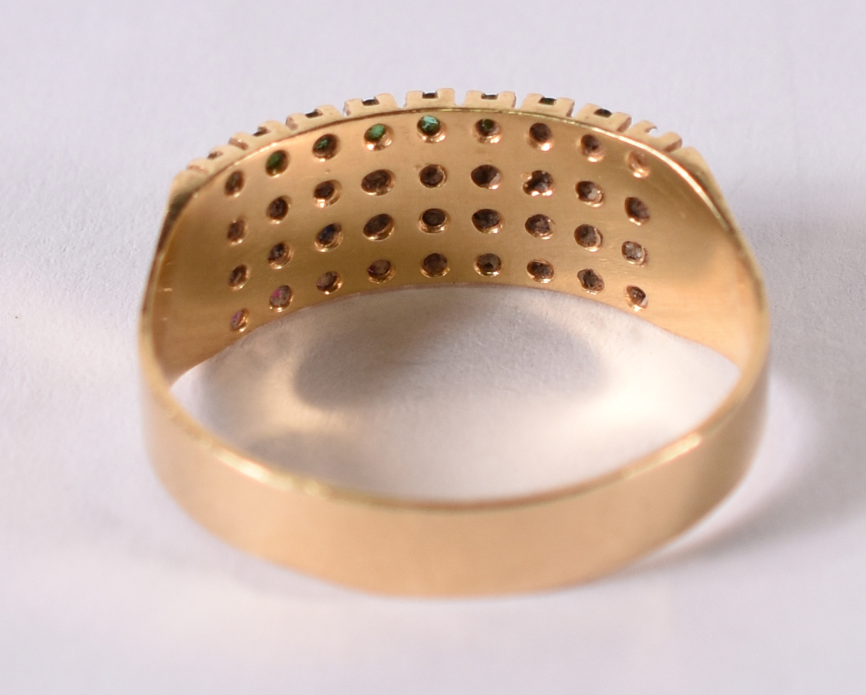 Anel de ouro amarelo com 3 aros , safiras e esmeraldas . Aro 17 . 3,0... - foto 4 de 4