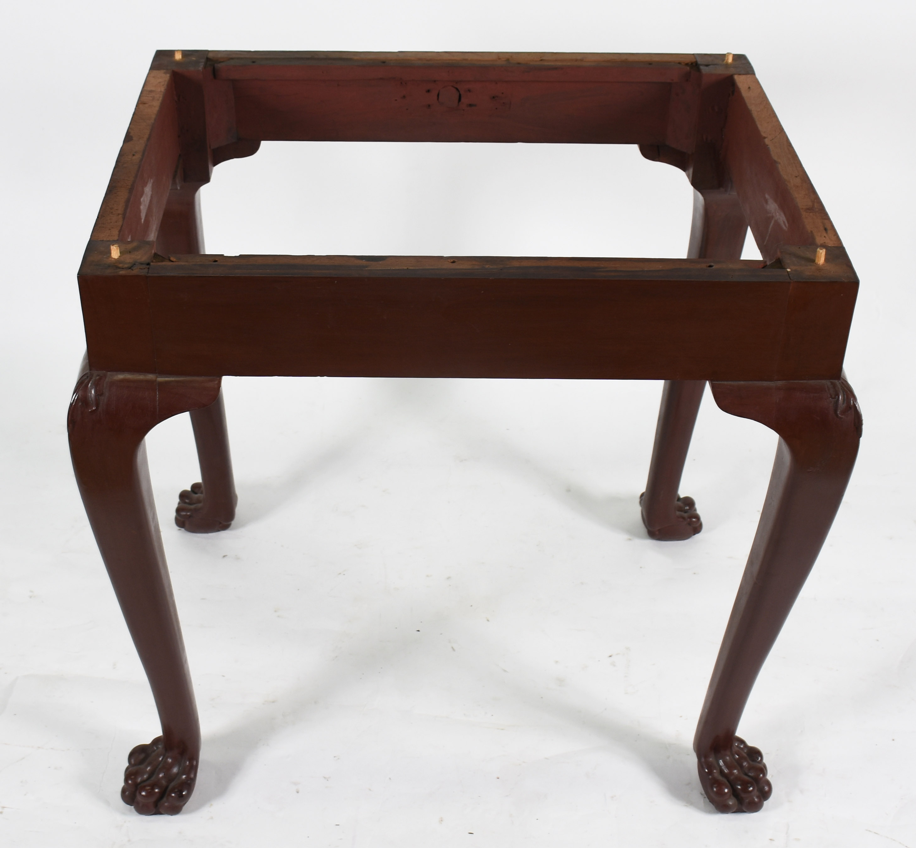 Mesa de madeira nobre feitio retangular , pés de garra , acompanham 4... - foto 4 de 4