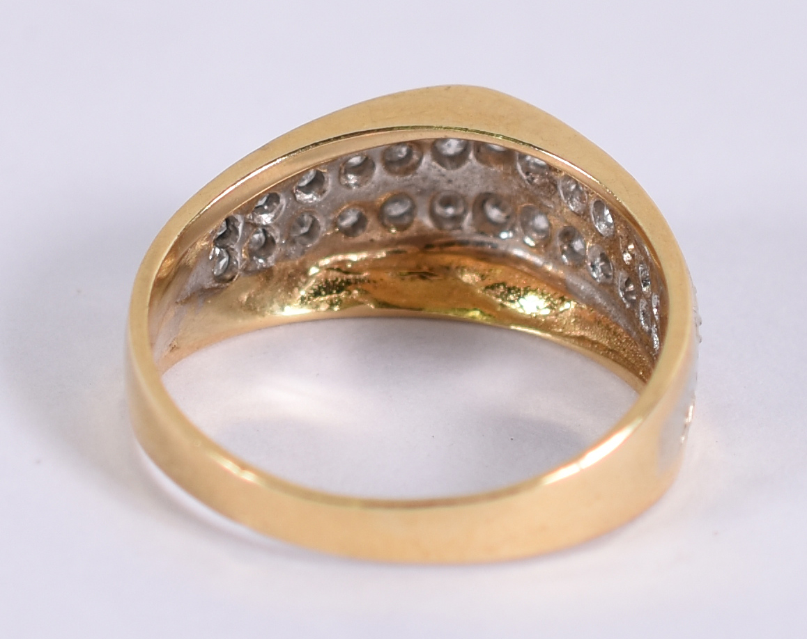 Anel de ouro 18 com brilhante. Aro 16 ( Por questão de segurança a... - foto 3 de 3