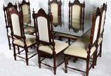 Mesa de jantar de madeira nobre, estilo colonia... - Mesa de jantar de madeira nobre, estilo colonial brasileiro, tampo de vidro e base de madeira na forma de coluna . Acompanham 9 cadeiras com ass...
