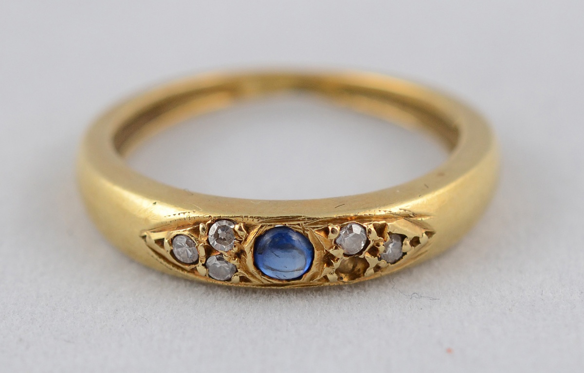 Anel de ouro amarelo 18 k modelo aliança com pequena cabochon com... - foto 1 de 2