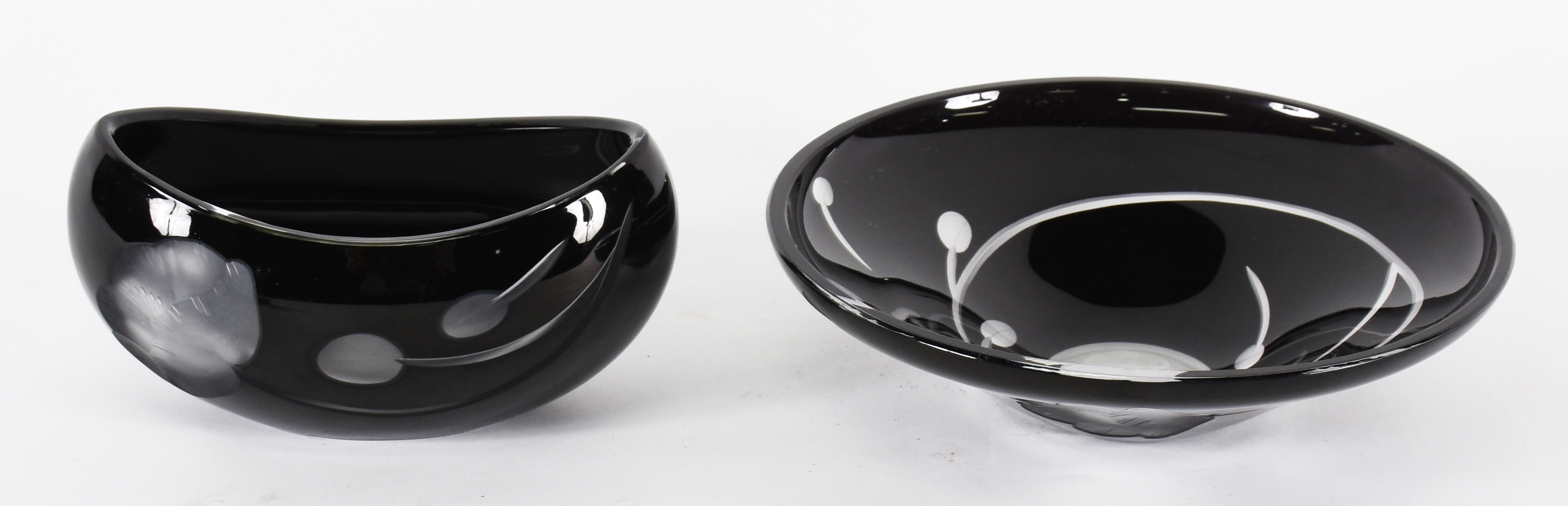 Duas peças em demi cristal doublé preto com flores lavradas. - foto 3 de 4