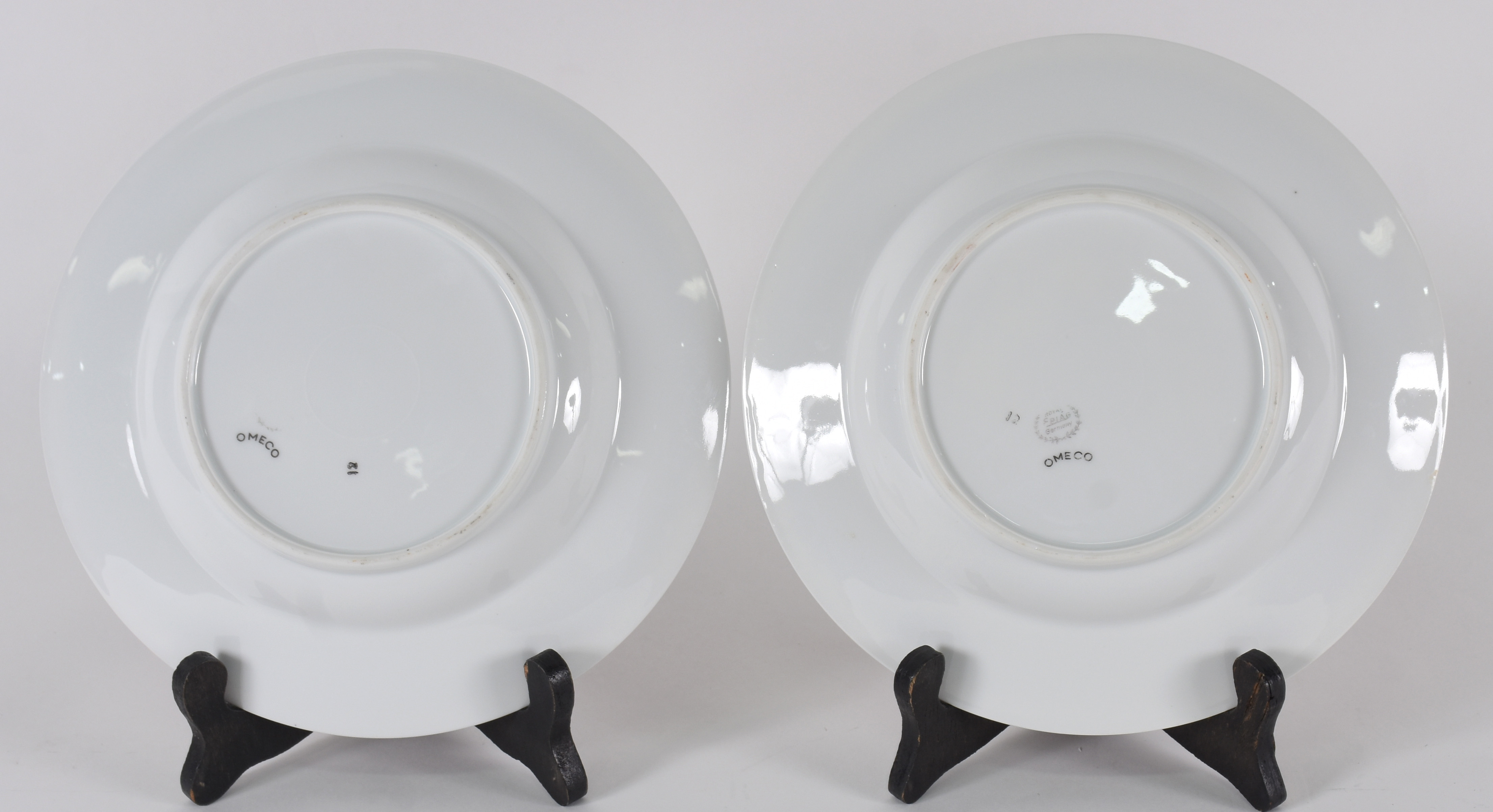 Dois pratos fundos de porcelana alemã Royal EPIAG, Omeco, decorados... - foto 5 de 5