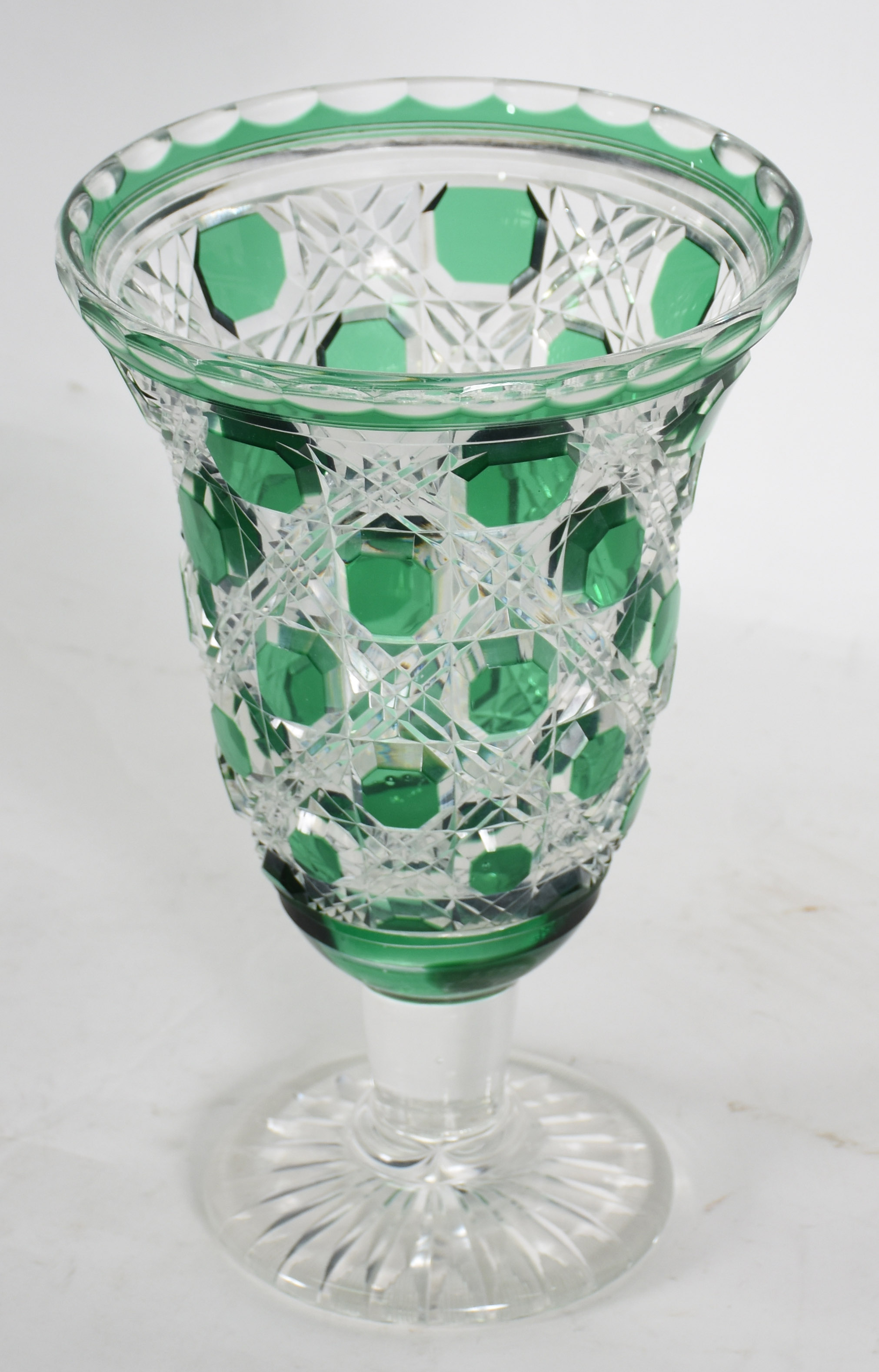 Vaso de cristal double lapidado verde . - foto 2 de 4