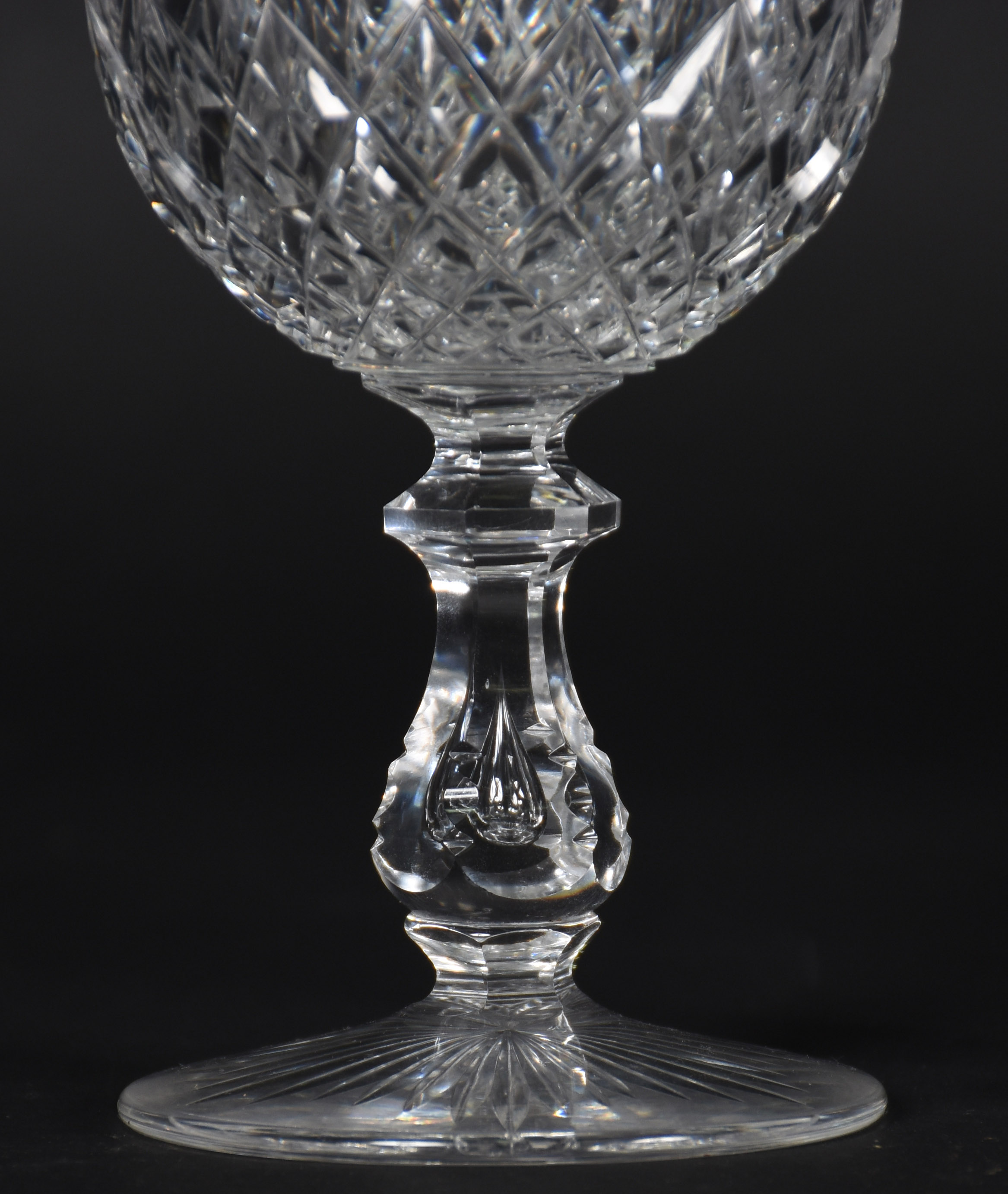 Duas taças de cristal francês (possivelmente Baccarat), com... - foto 4 de 5