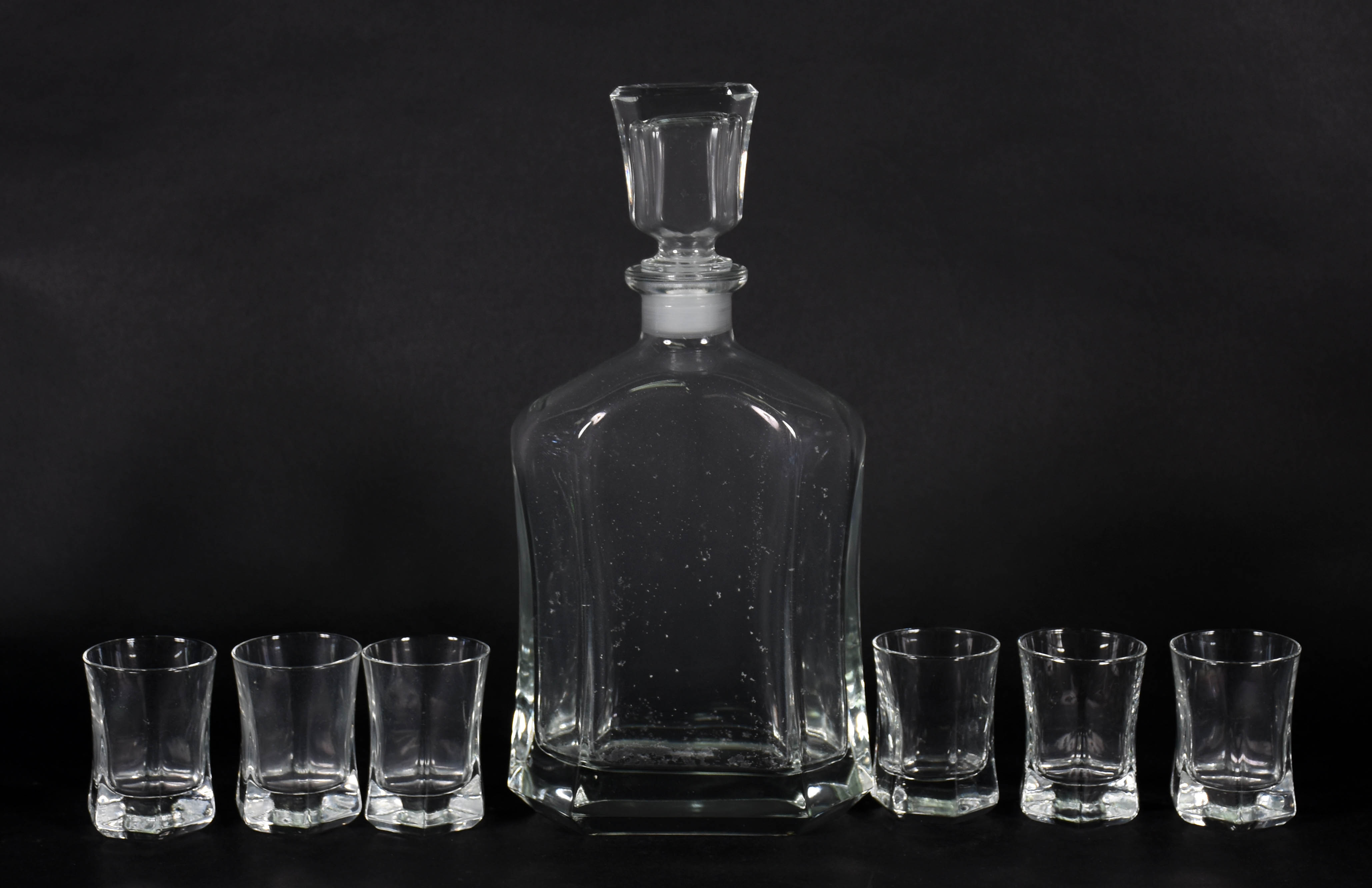 Dois conjuntos de licor e 2 vasos de vidro. - foto 4 de 6