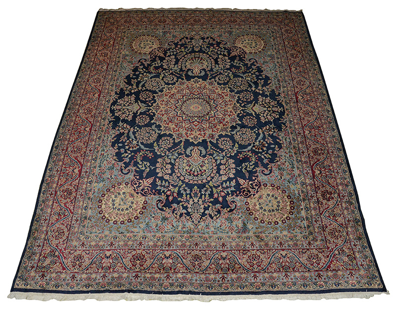 Tapete Kirman. Medidas 4,12 x 3,04 m.