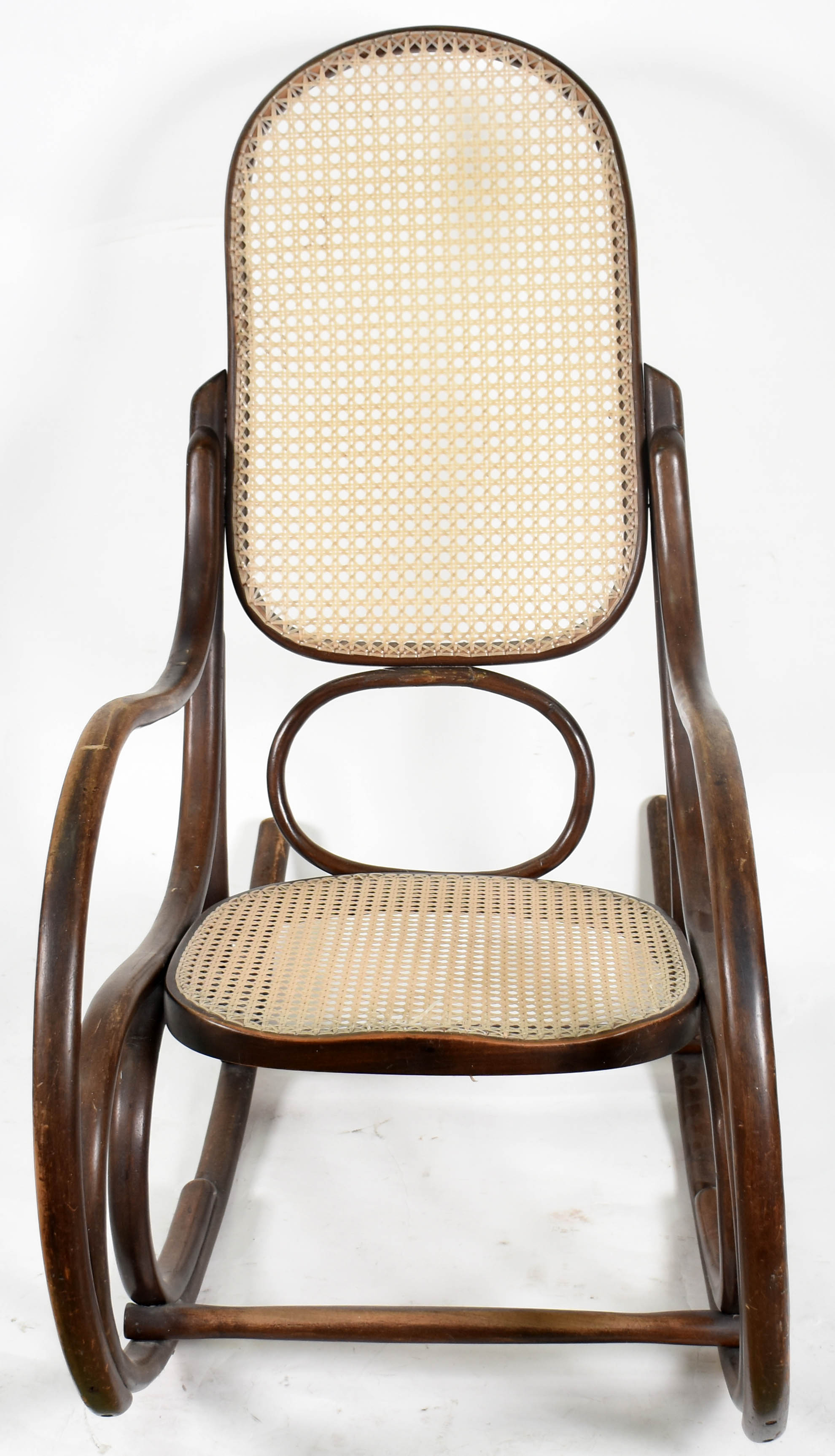 Cadeira de balanço Thonet , Austríaca de madeira nobre com assento e... - foto 2 de 5