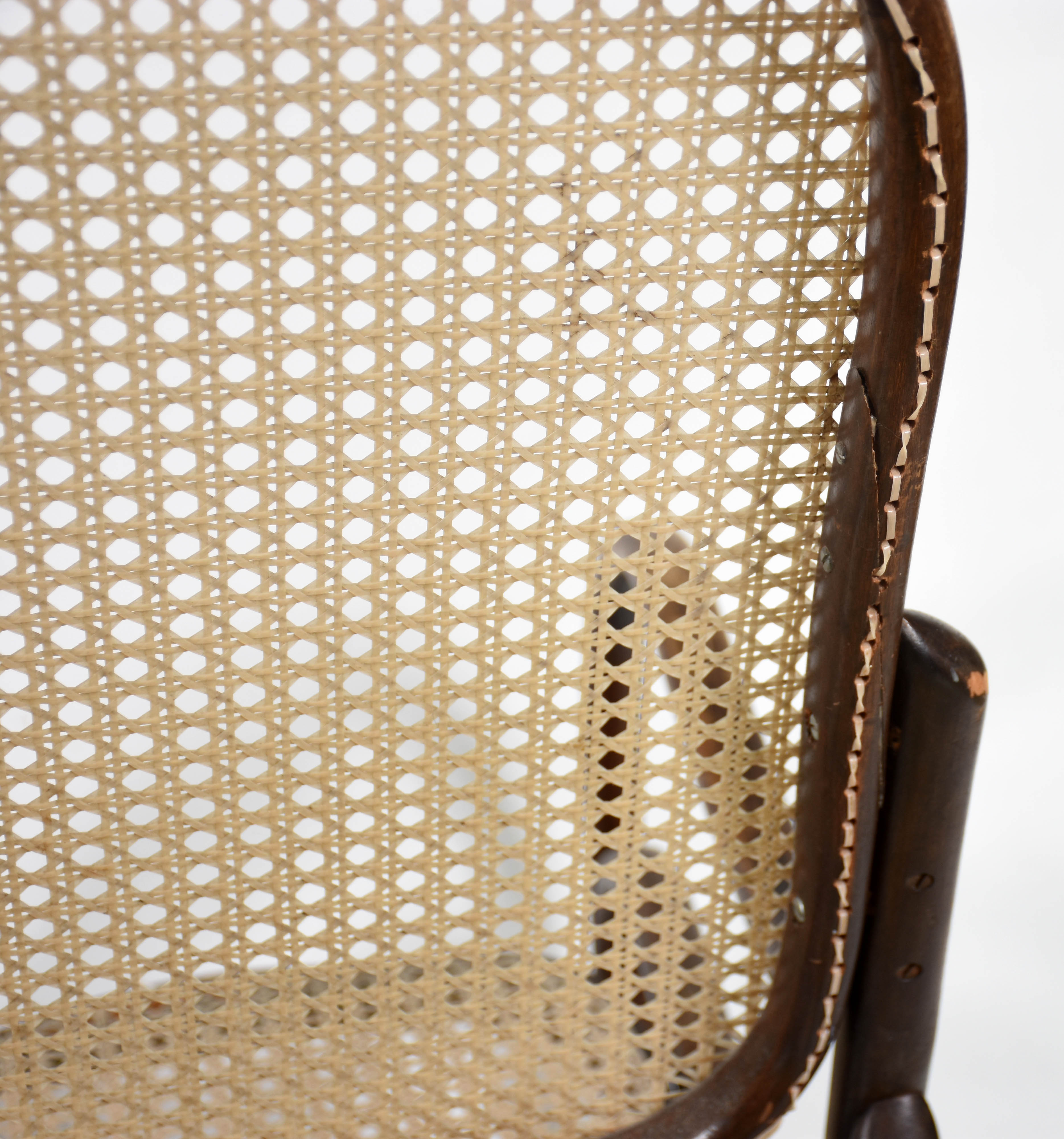 Cadeira de balanço Thonet , Austríaca de madeira nobre com assento e... - foto 5 de 5