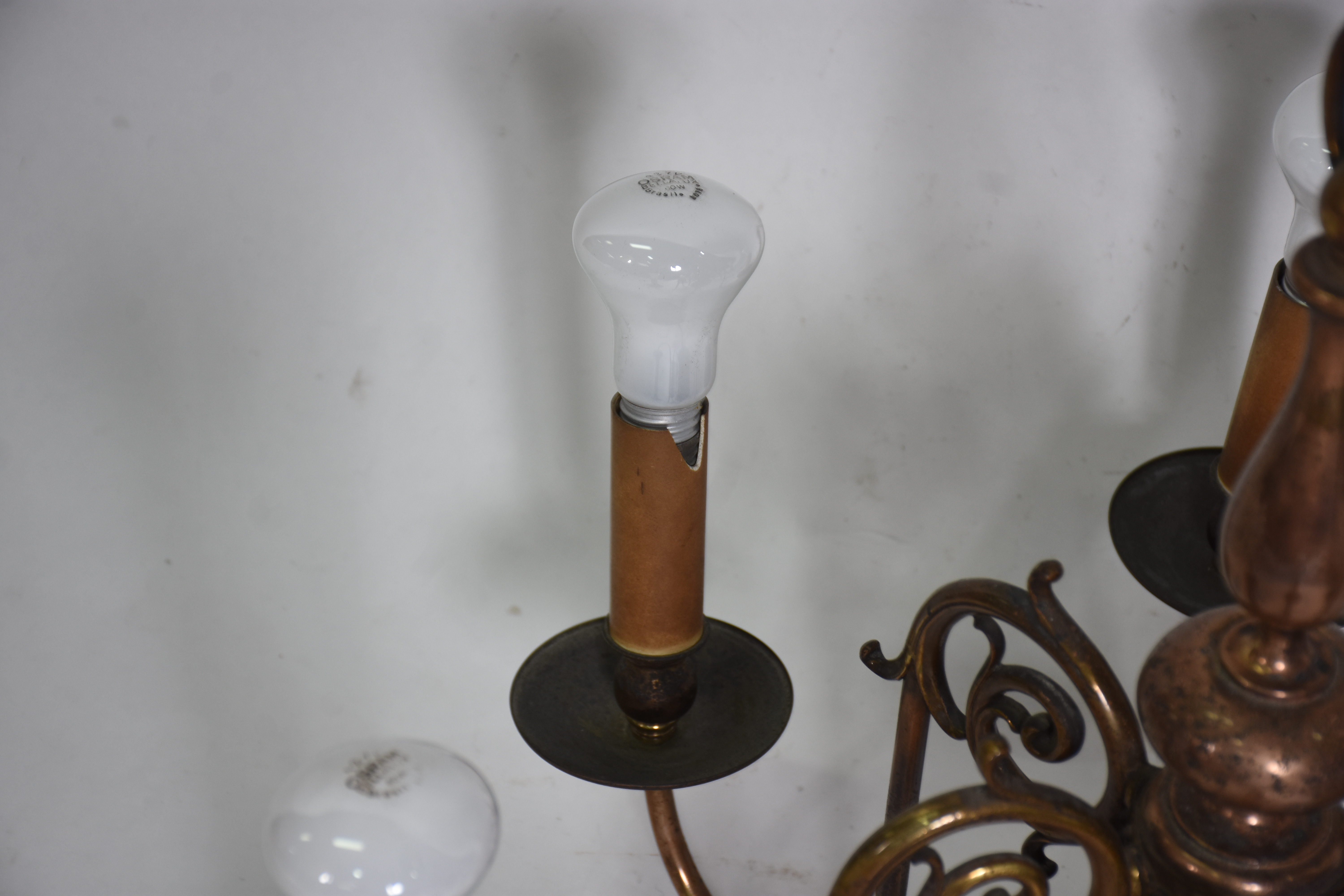 Lustre estilo Holandês de metal dourado para 6 luzes . - foto 3 de 3