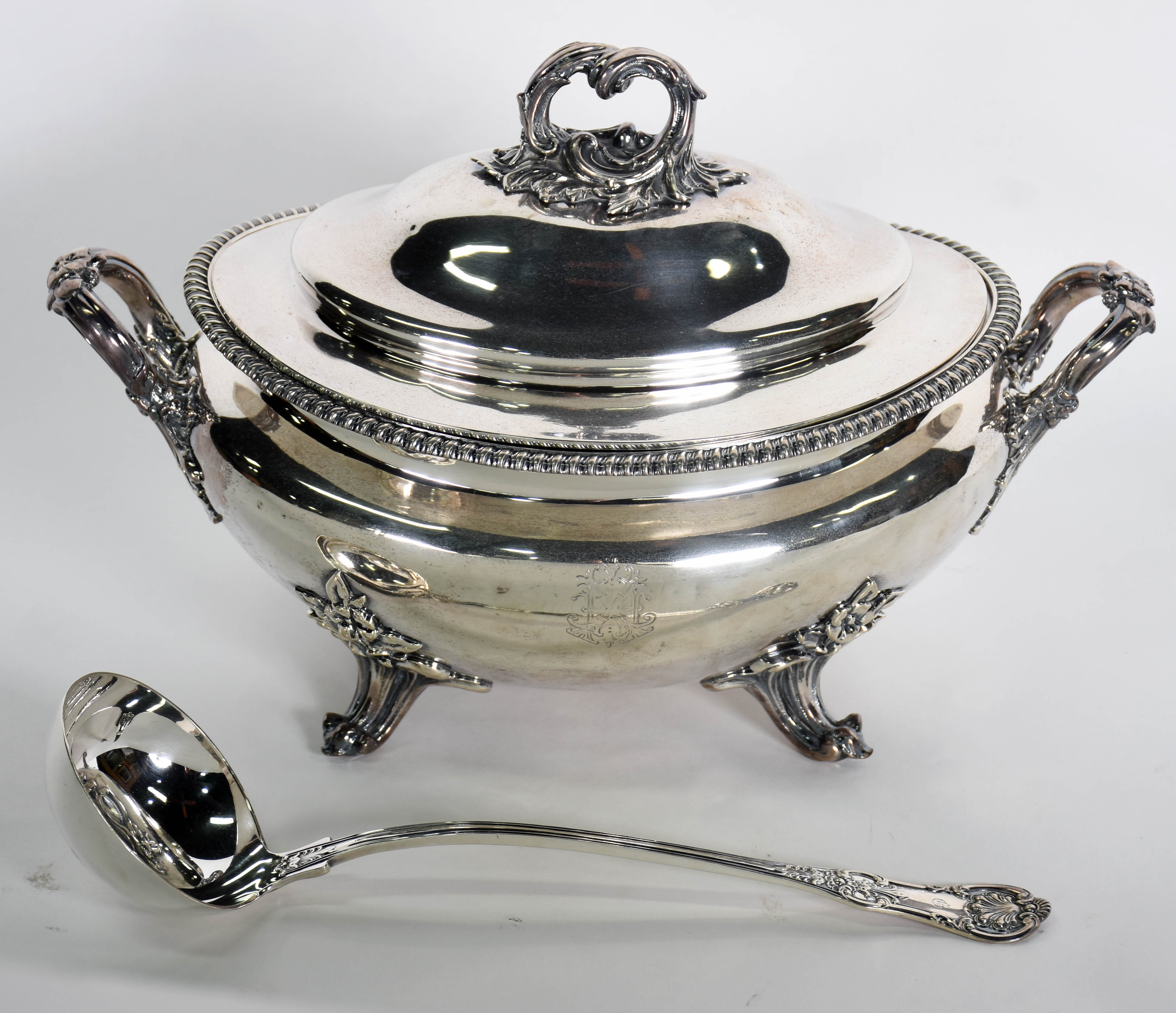 Excepcional Sopeira de prata Inglesa contrastada - séc XIX , Vitória... - foto 1 de 8