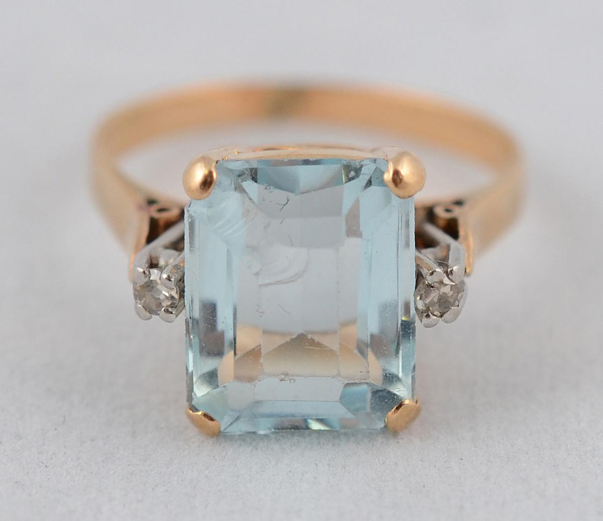 Anel de ouro amarelo 18 k com pedra azul (possivelmente água... - foto 2 de 2