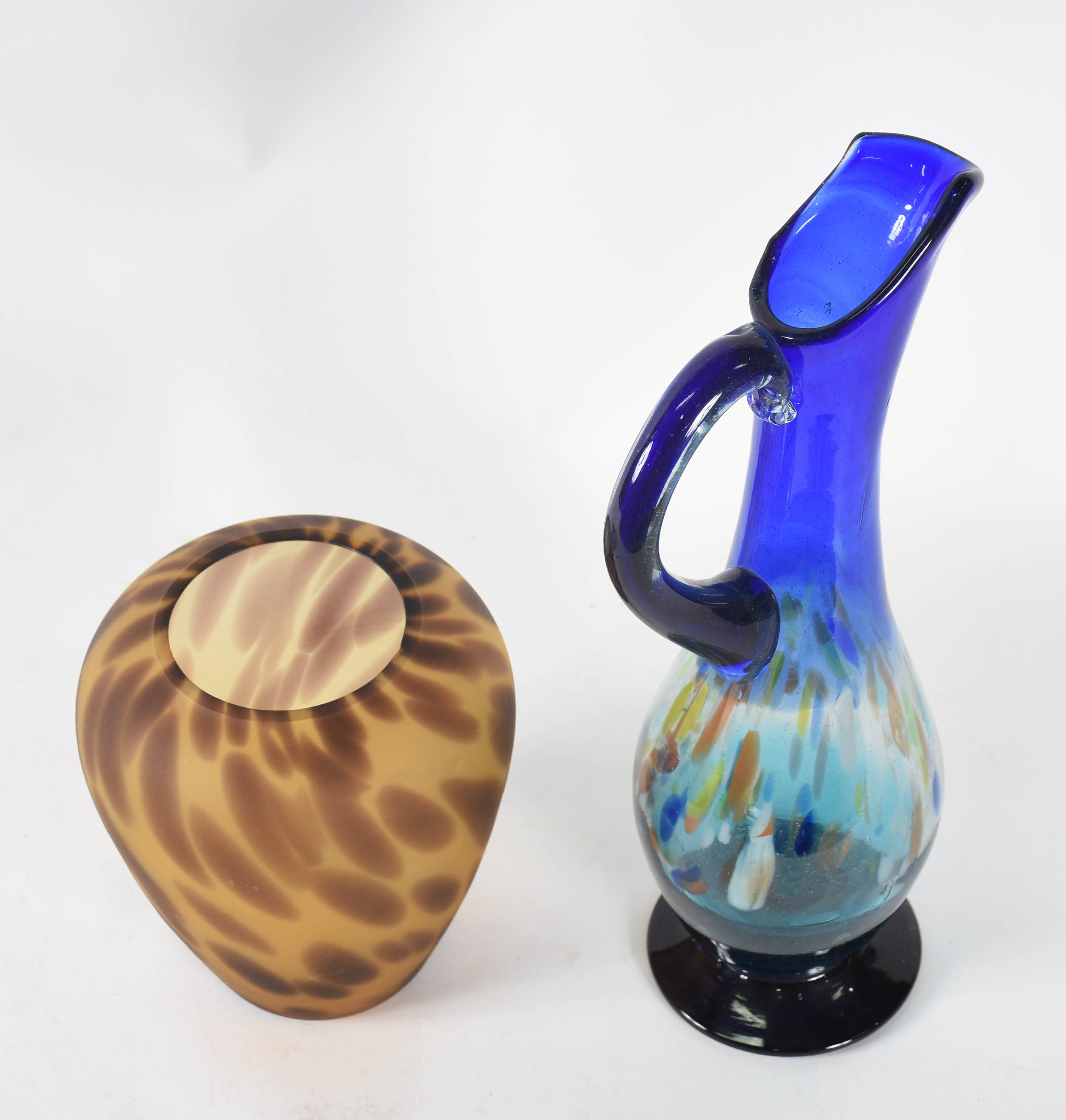 Duas peças , jarra de Murano e vaso tigrado . - foto 3 de 3