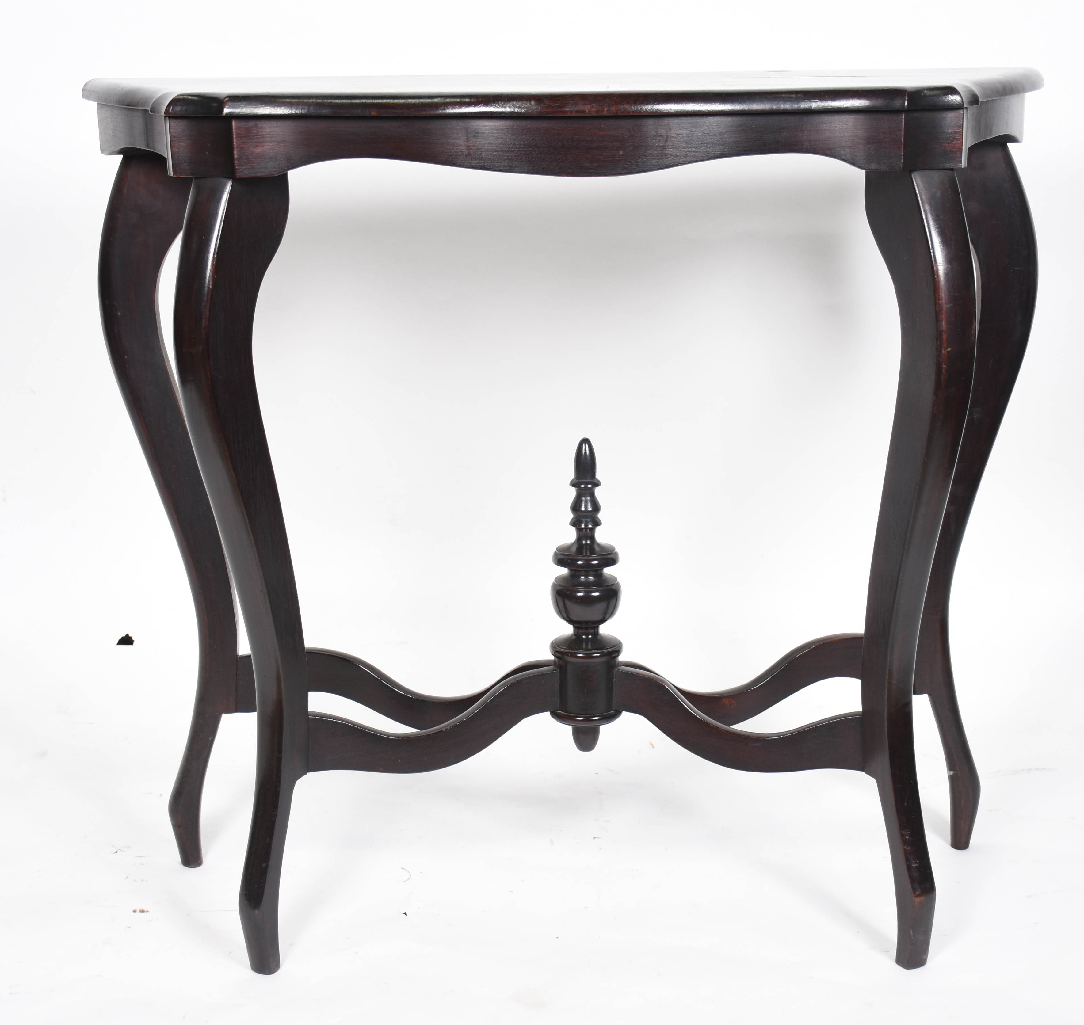 Console estilo Luís Felipe , pernas arqueadas , ligadas por traves... - foto 1 de 3