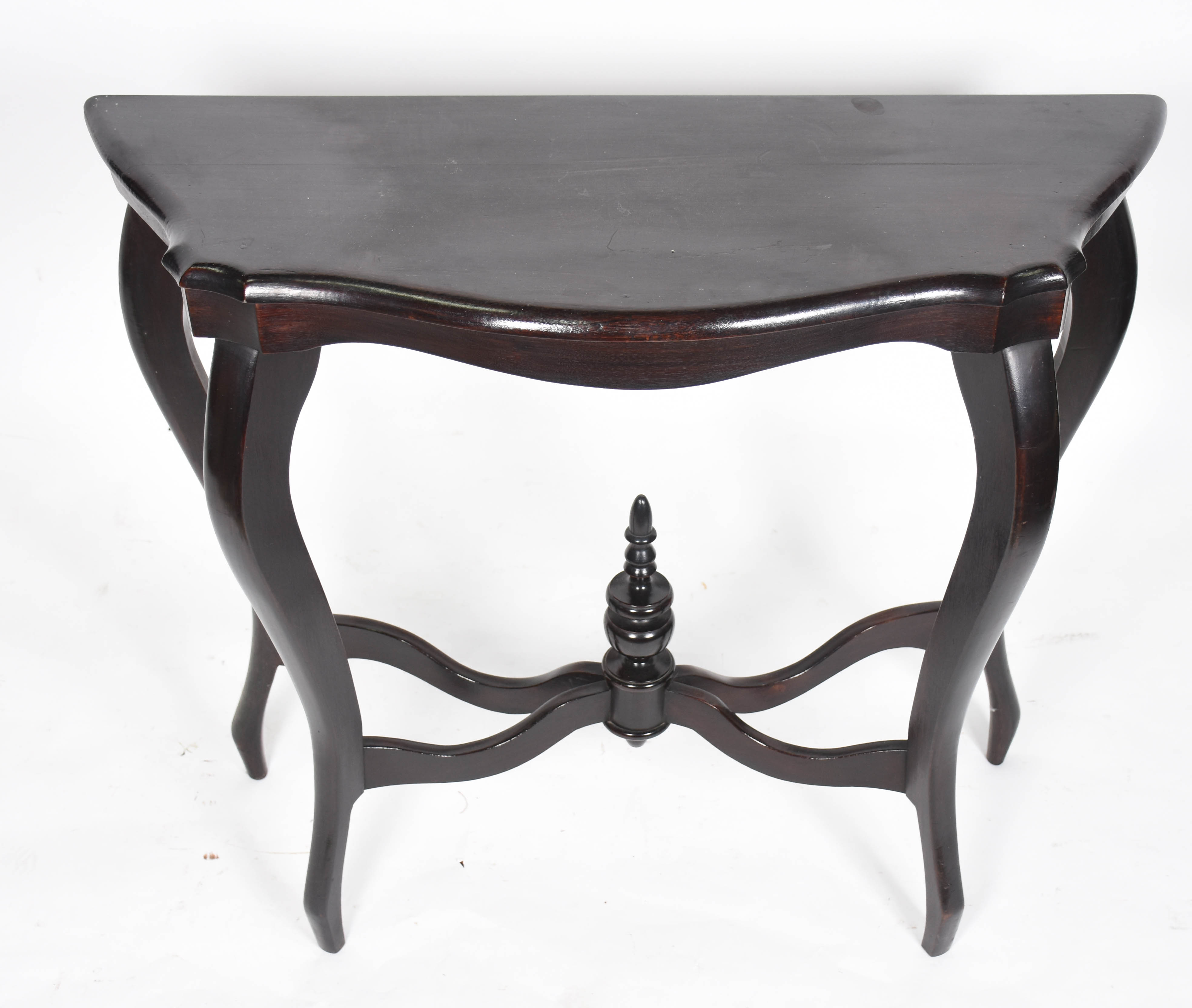 Console estilo Luís Felipe , pernas arqueadas , ligadas por traves... - foto 2 de 3
