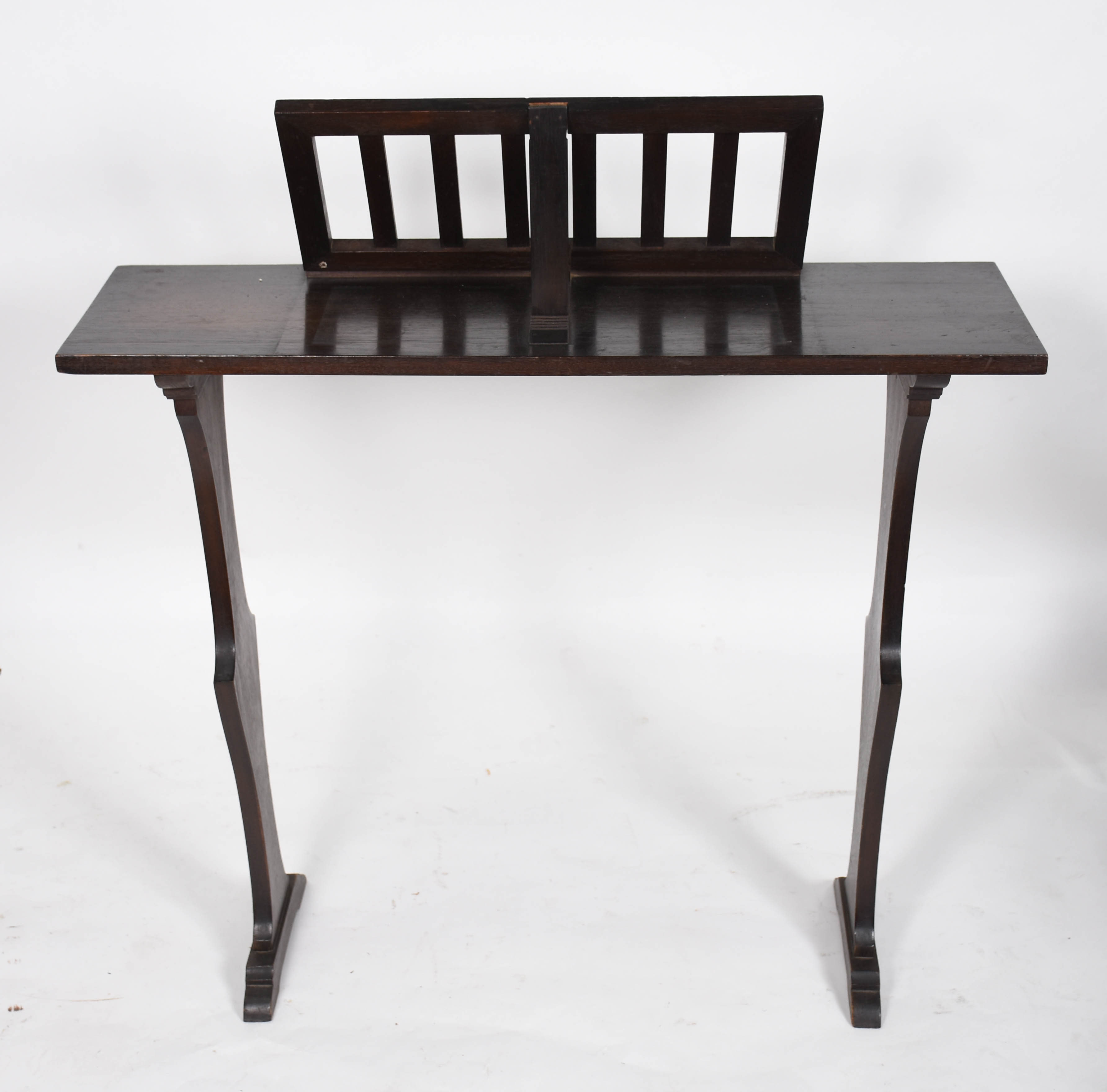 Mesa de madeira nobre para leitura, pernas altas que podem se... - foto 4 de 4