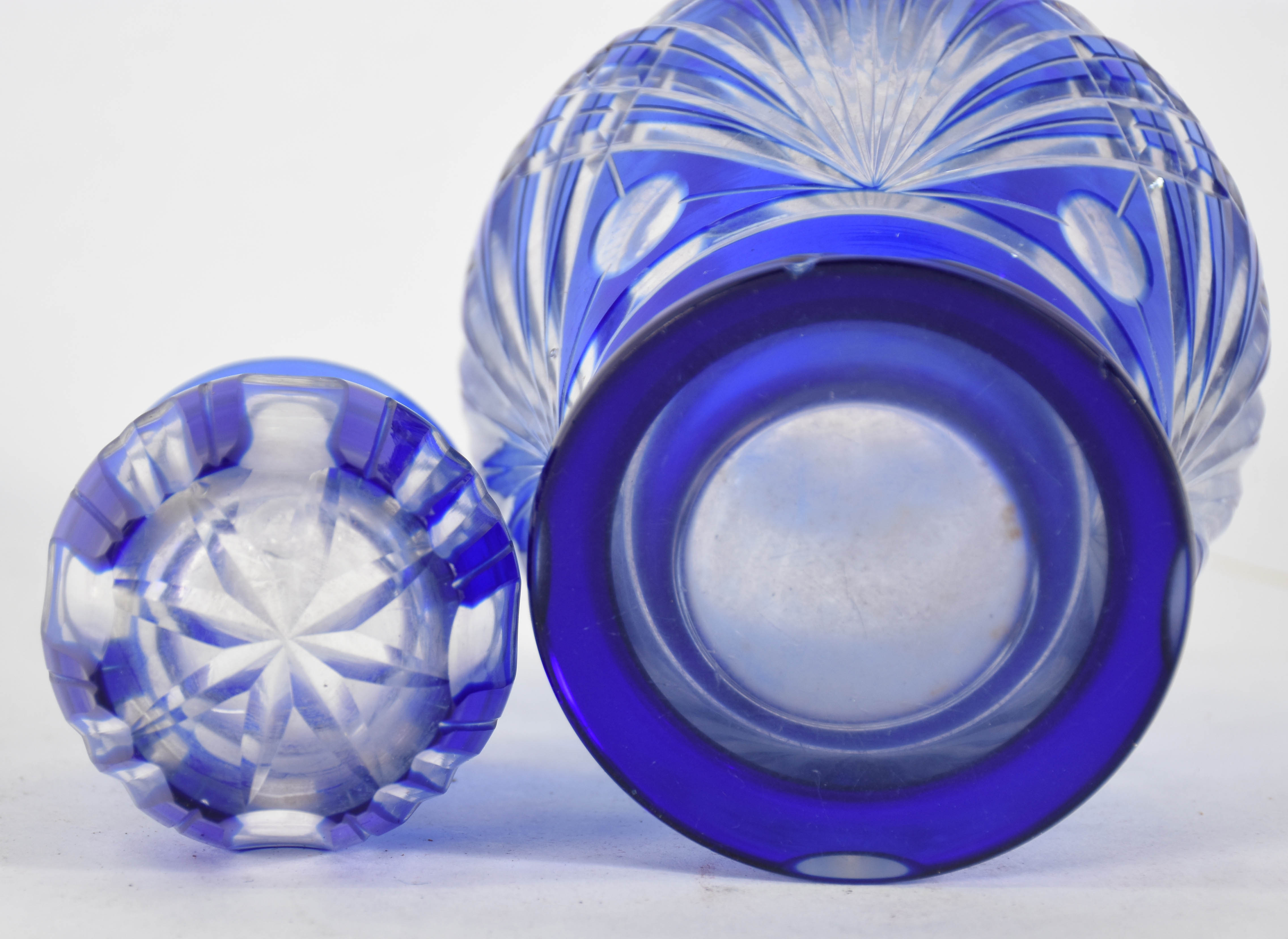 Dois vasos de cristal double azul , lapidados . - foto 2 de 5