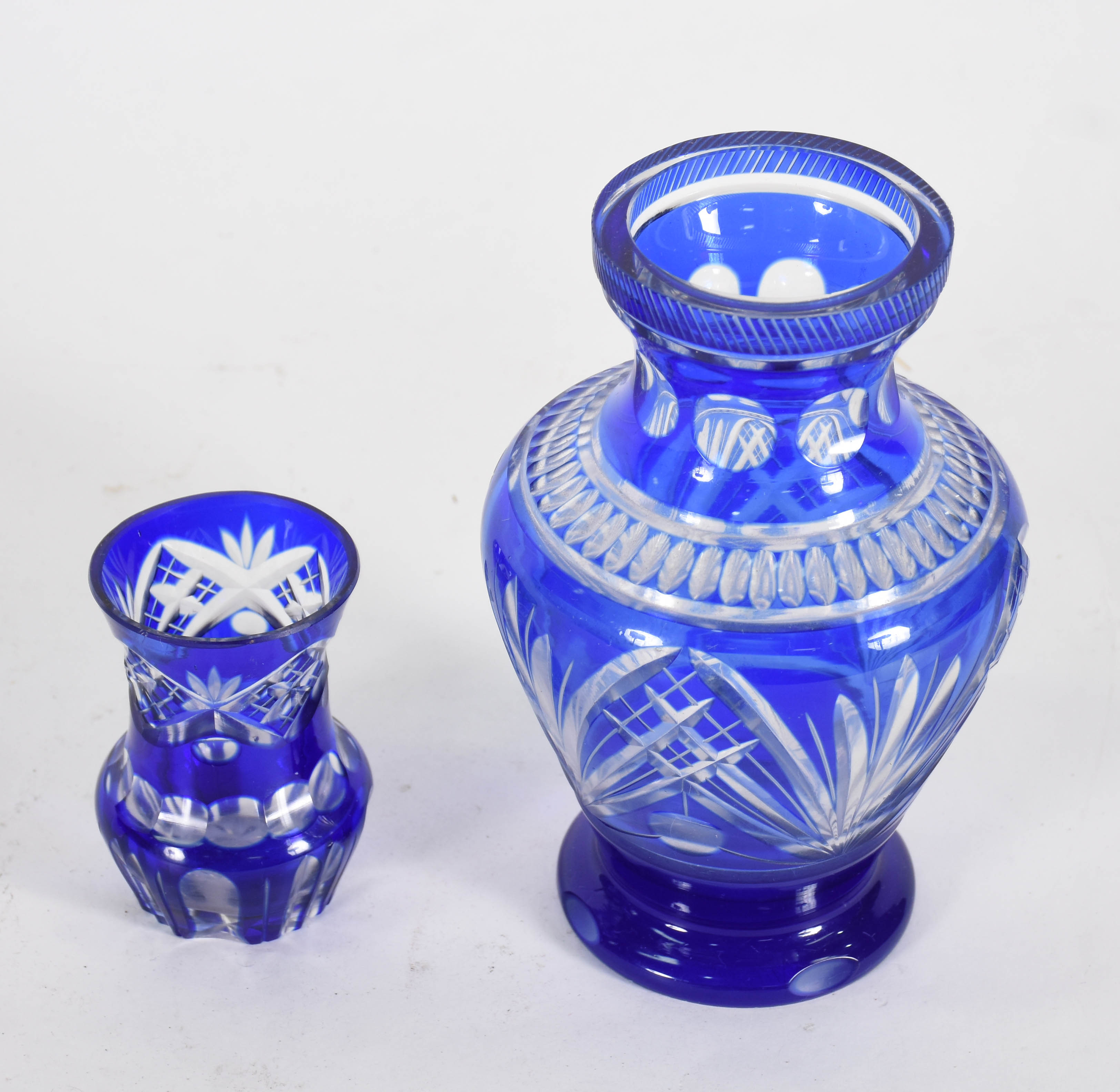 Dois vasos de cristal double azul , lapidados . - foto 4 de 5