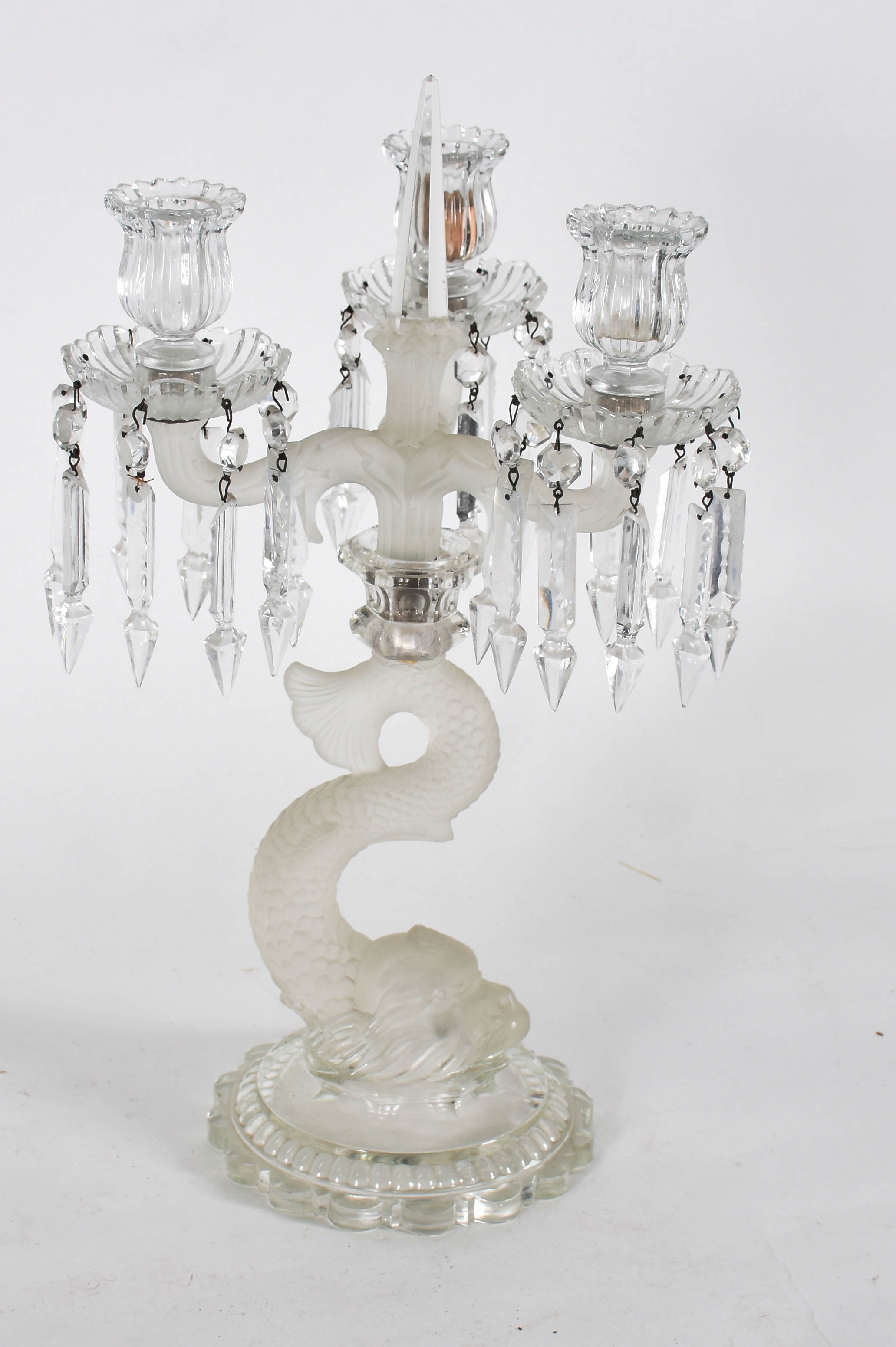 Candelabro de cristal para 3 velas , base " peixe " fosco , pingentes... - foto 1 de 3